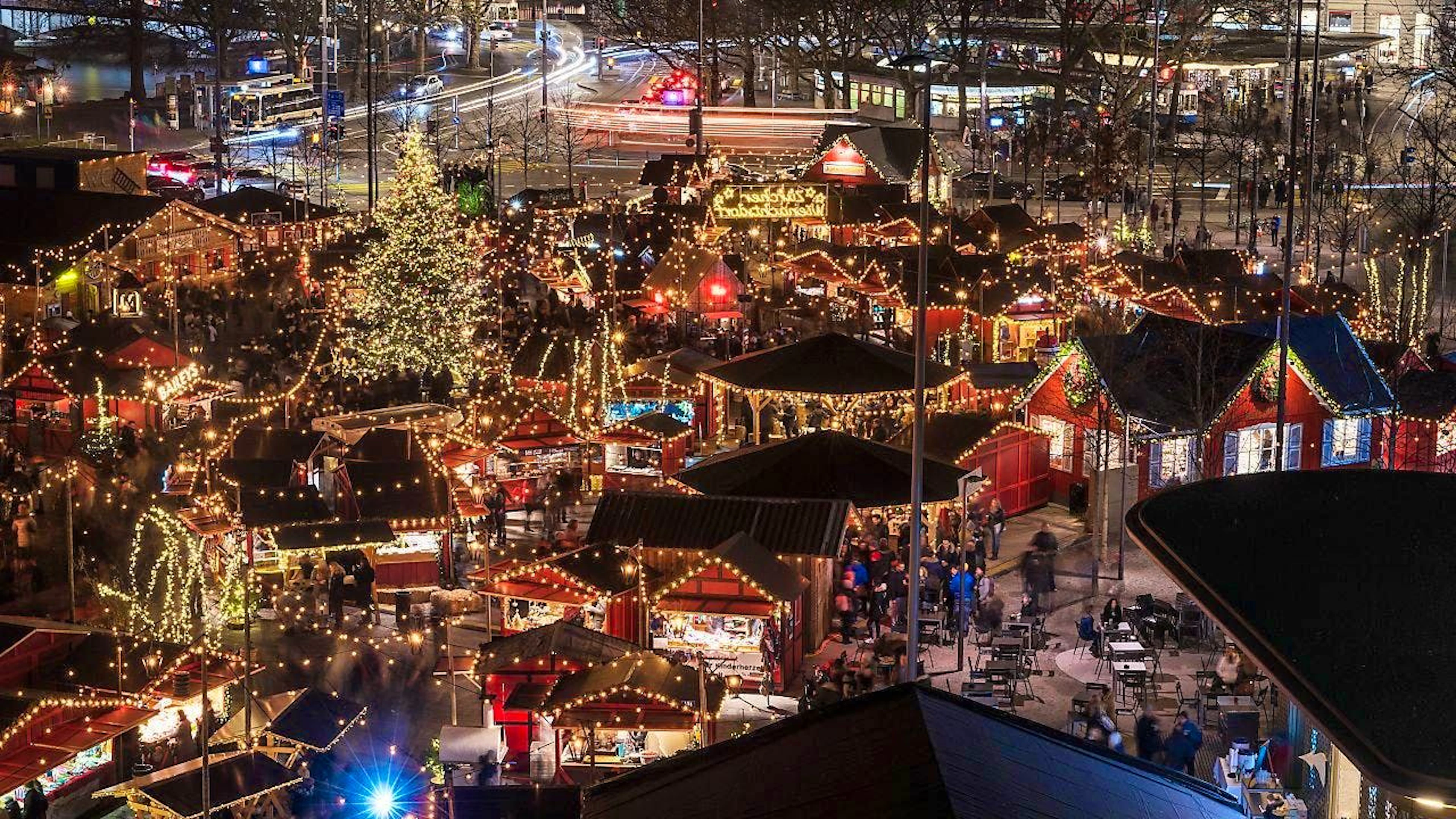 The Zurich Christmas Village on Sechseläutenplatz will be held for the last time in 2025.