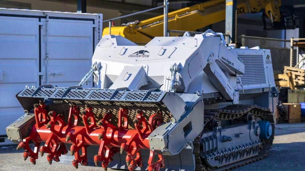 Mine Action Foundation sends machine to Ukraine