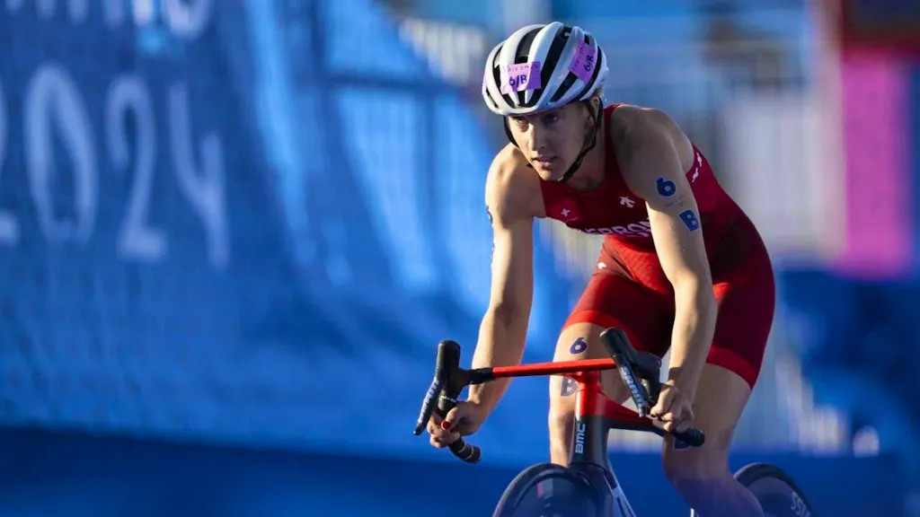 Julie Derron finishes on the podium in Qatar