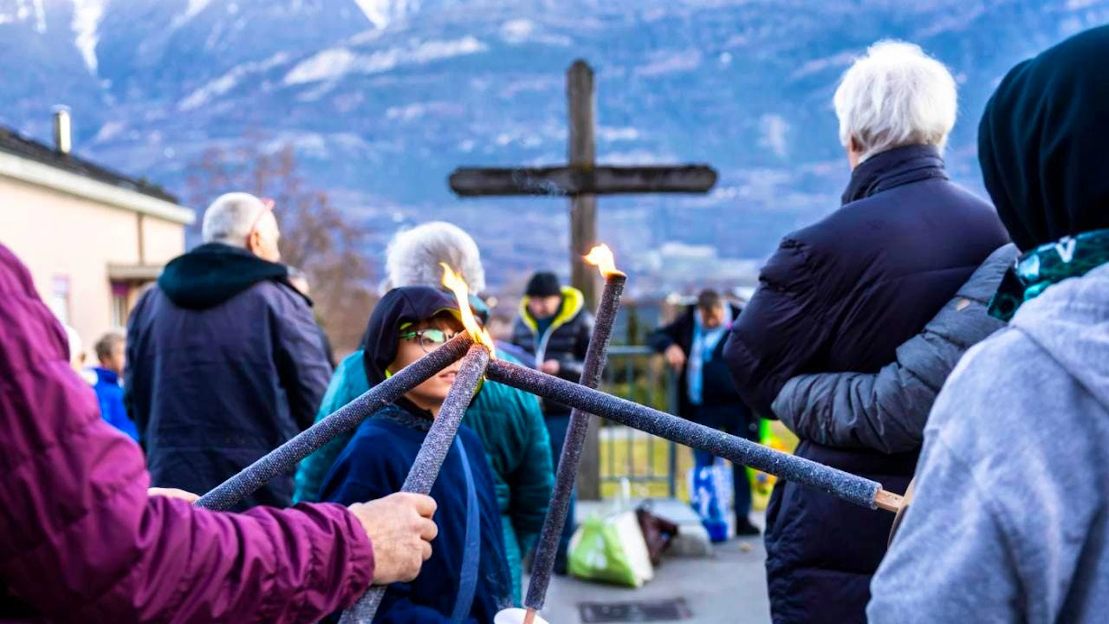 Partecipanti alla marcia contro gli abusi del parroco di Fully.