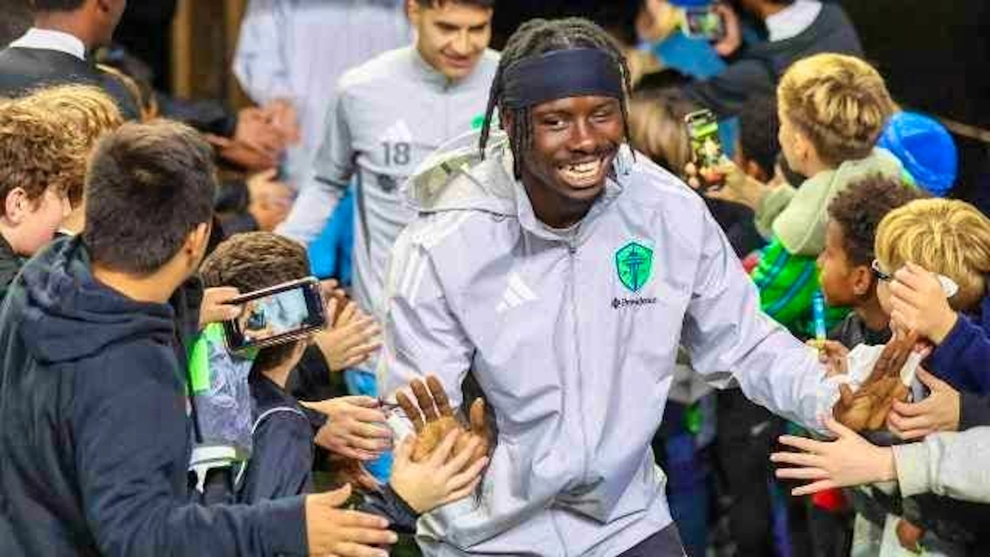 Georgi Minoungou milita attualmente nei Seattle Sounders, compagine di MLS.