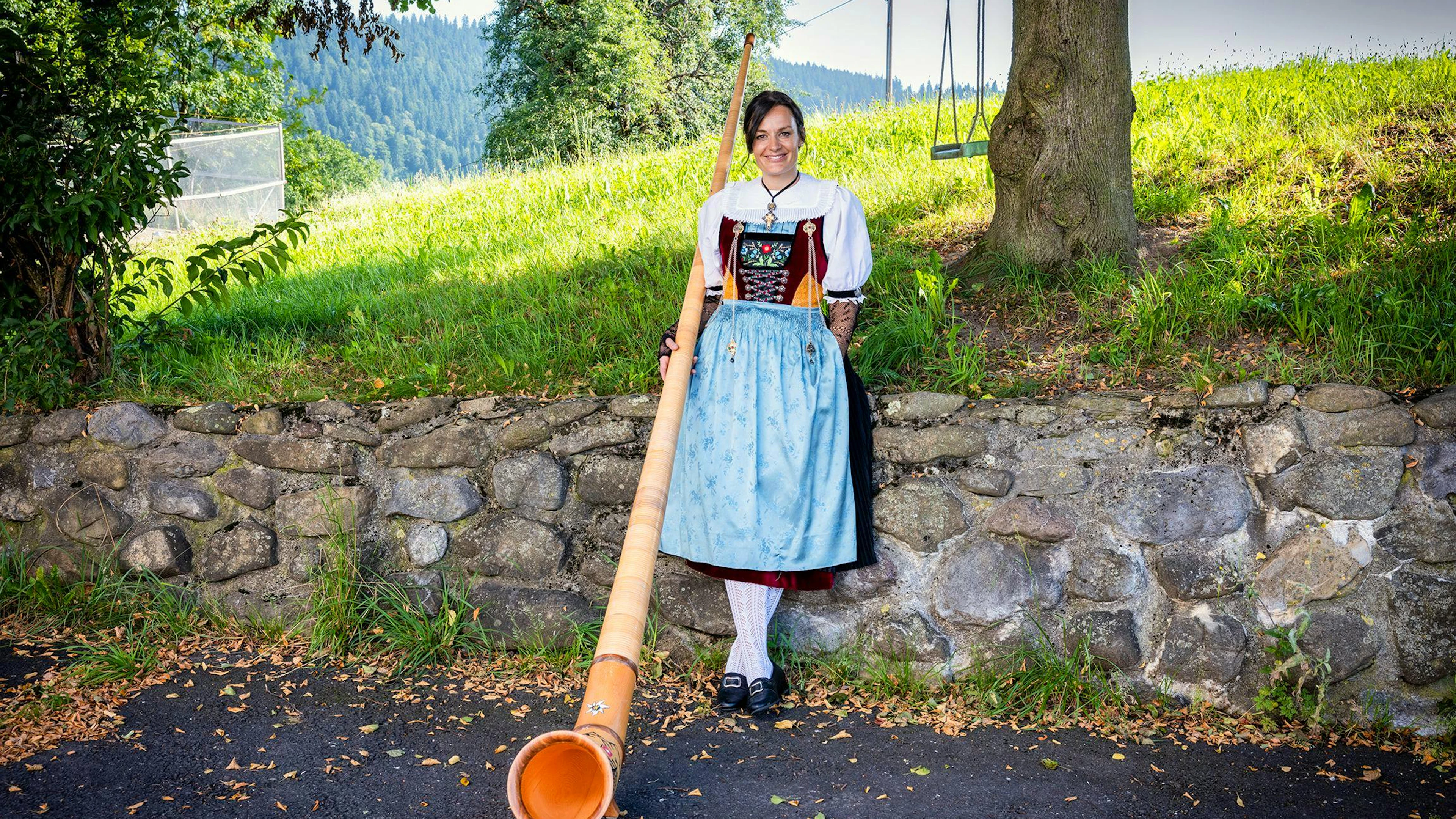 In ihrer Freizeit spielt Meier Alphorn und Schwyzerörgeli und ist in einem Alphorn-Trio dabei.&nbsp;