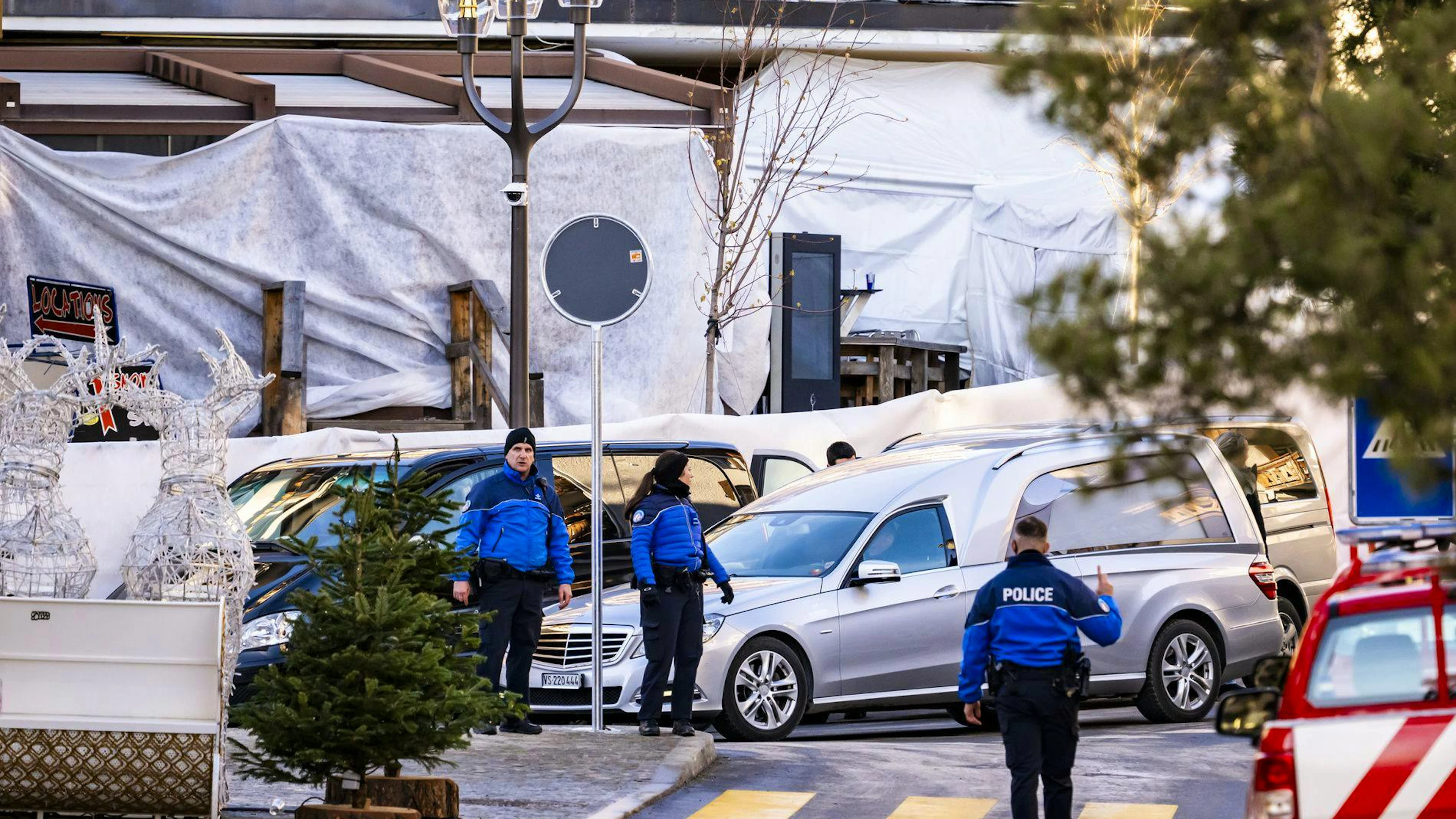 Il mondo guarda a Crans-Montana con sgomento e il fiato sospeso. Arrivano le condoglianze di diversi Paesi.
