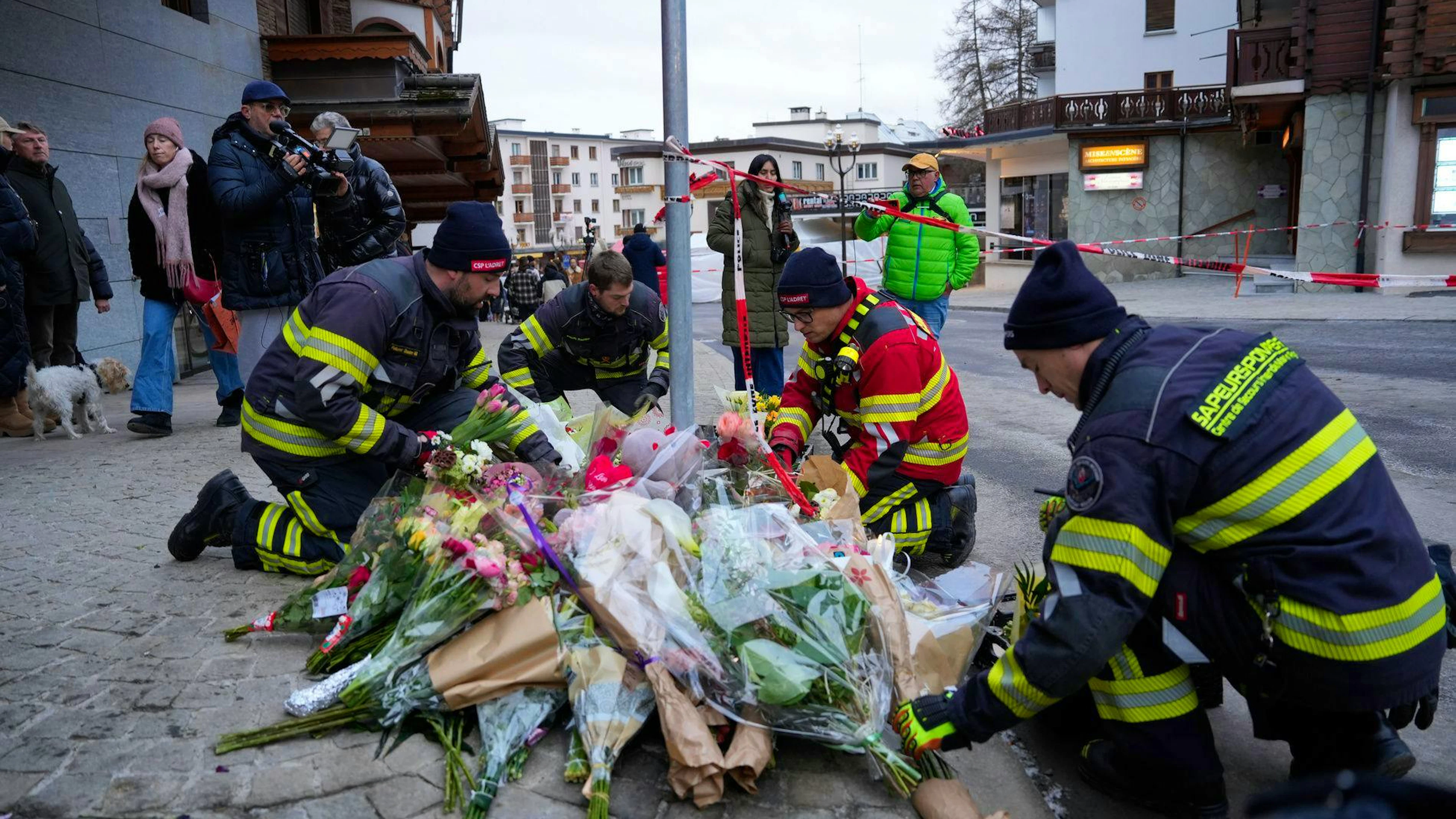 Diversi membri del Centre de Secours Incendie (CSI), tra cui molti volontari, hanno detto «che non vogliono più continuare».