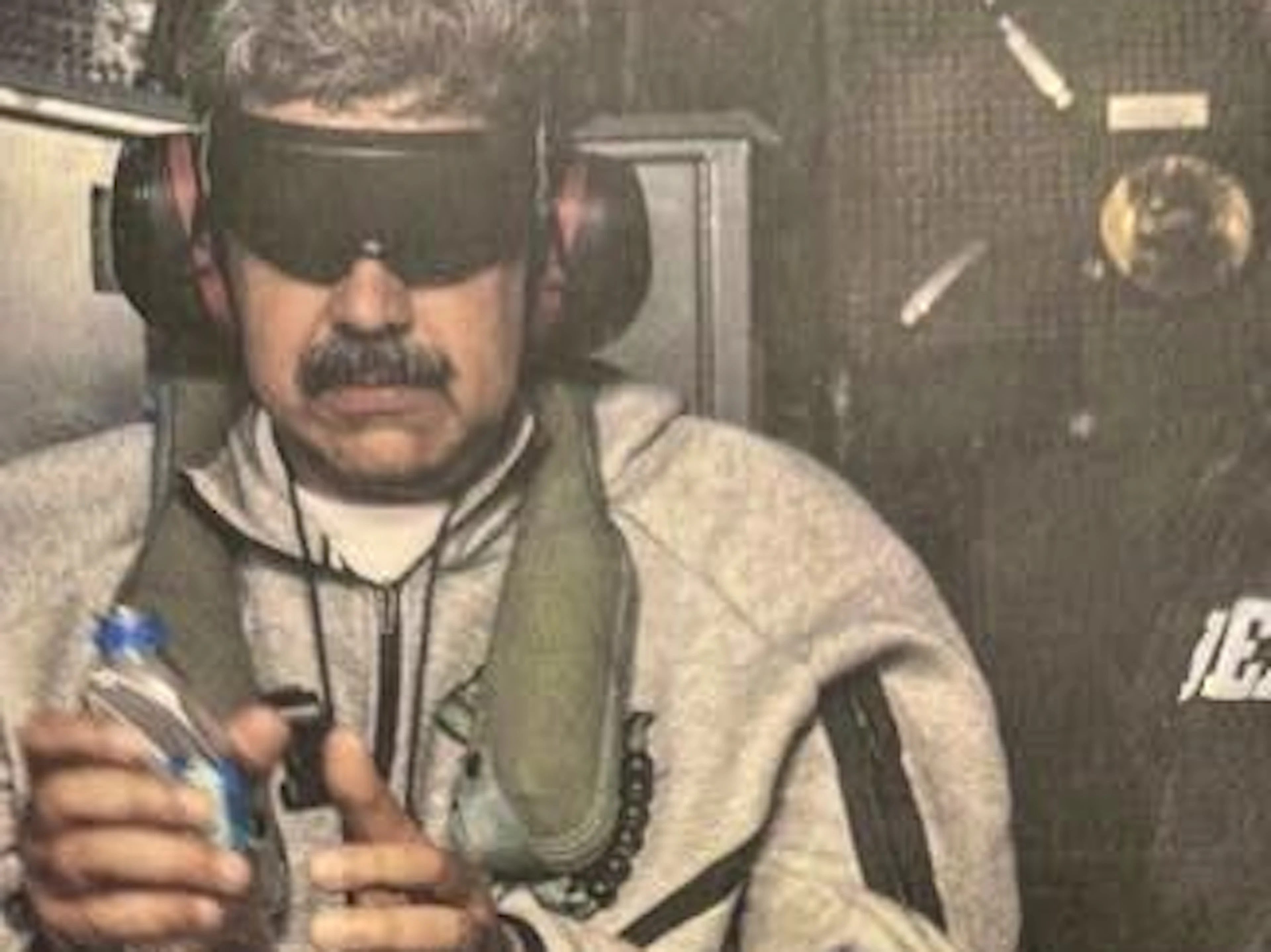 Il presidente degli Stati Uniti Donald Trump ha pubblicato sulla piattaforma social Truth una prima foto che mostra la cattura del capo di Stato venezuelano Nicolás Maduro.