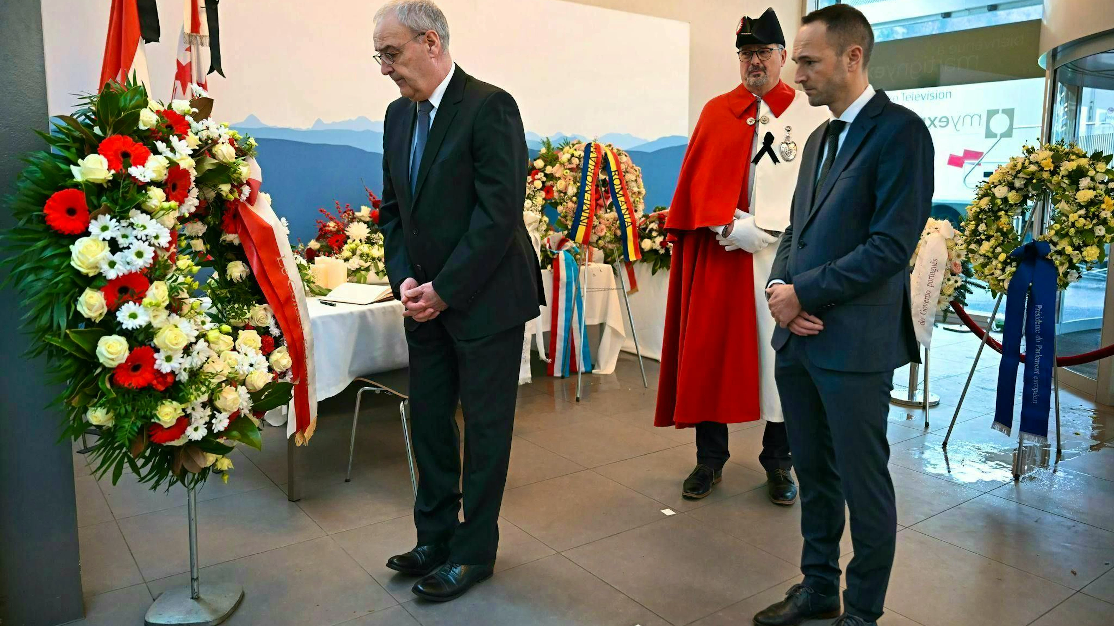 The heads of state of Switzerland were present at the funeral service.