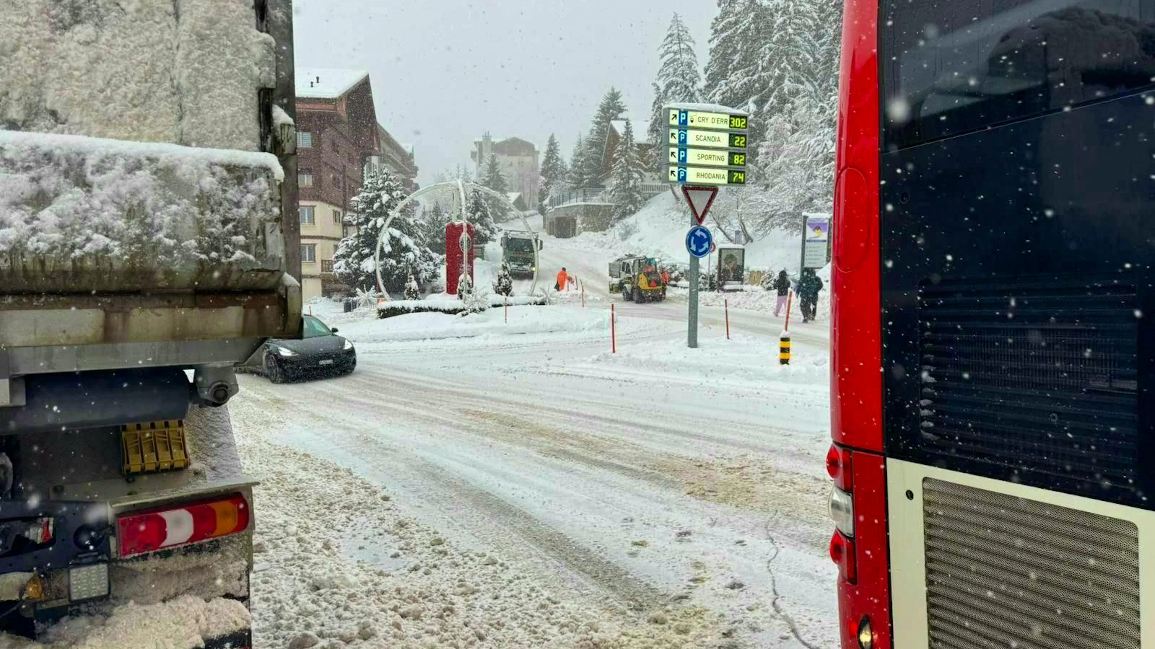 Heavy snowfall on the morning of January 9 in Crans-Montana. 