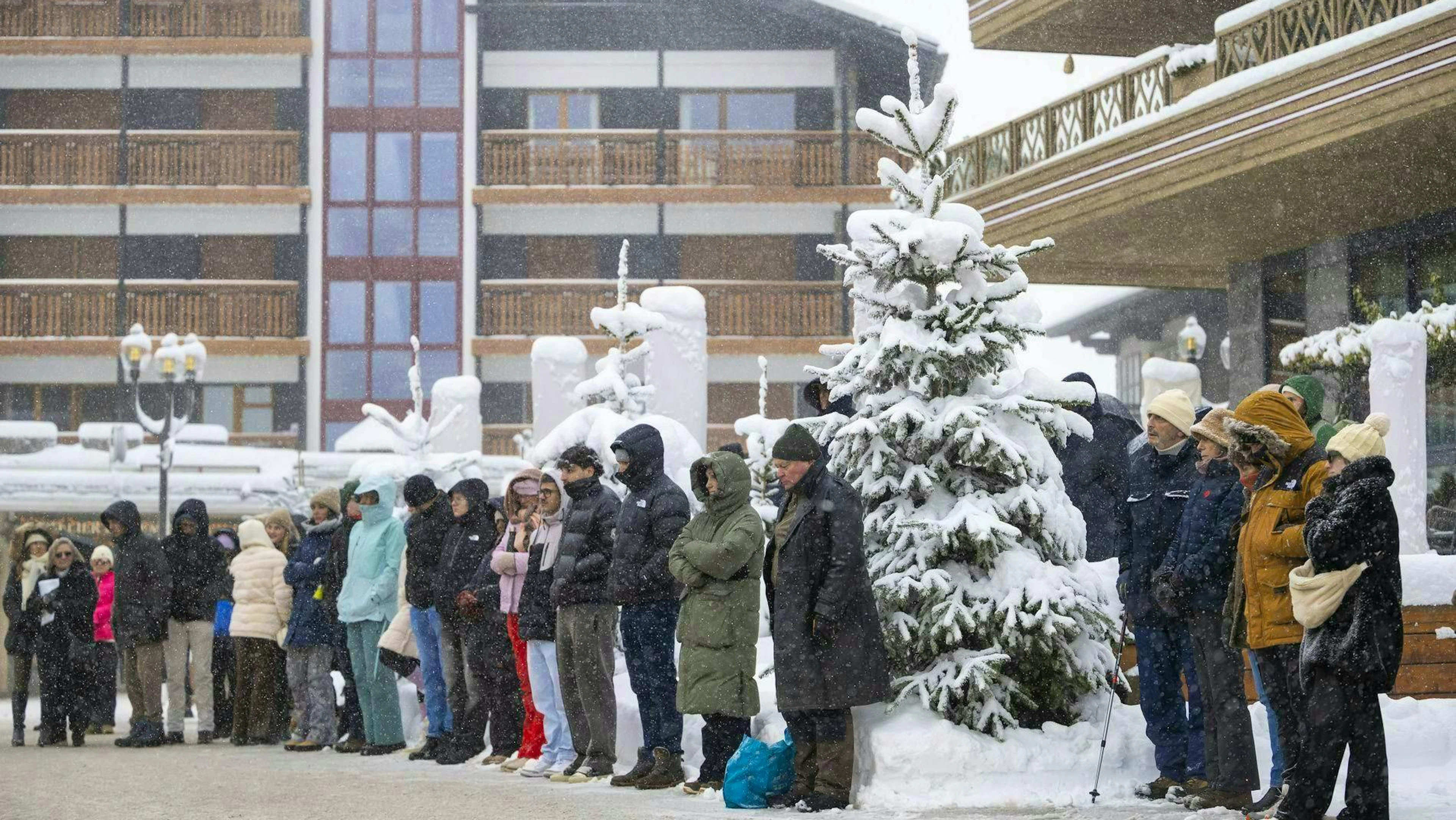 A minute's silence in Crans-Montana.