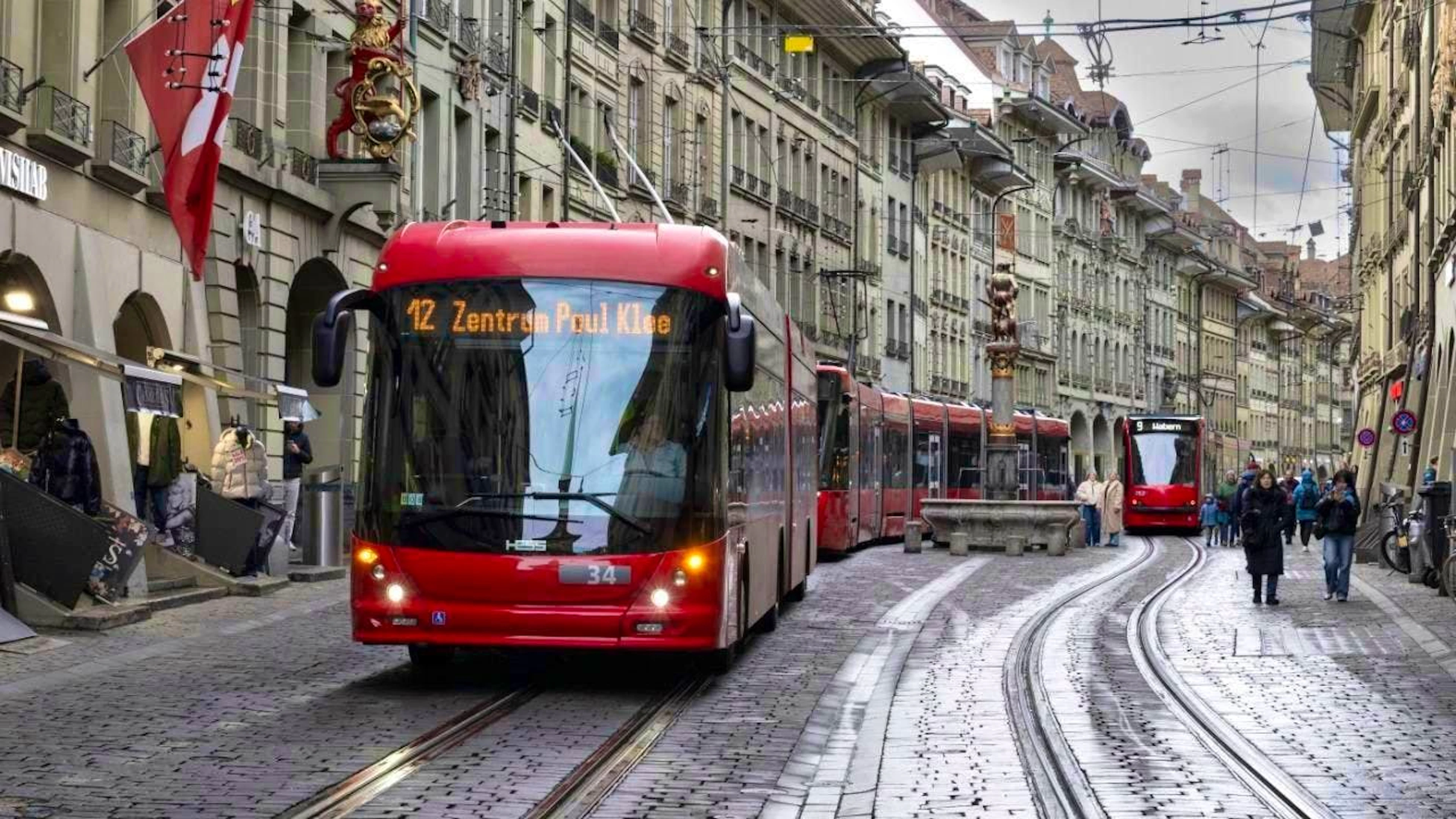 Public transport was stopped for a short time to mark the minute's silence for the victims of Crans-Montana VS. Here in Bern.
