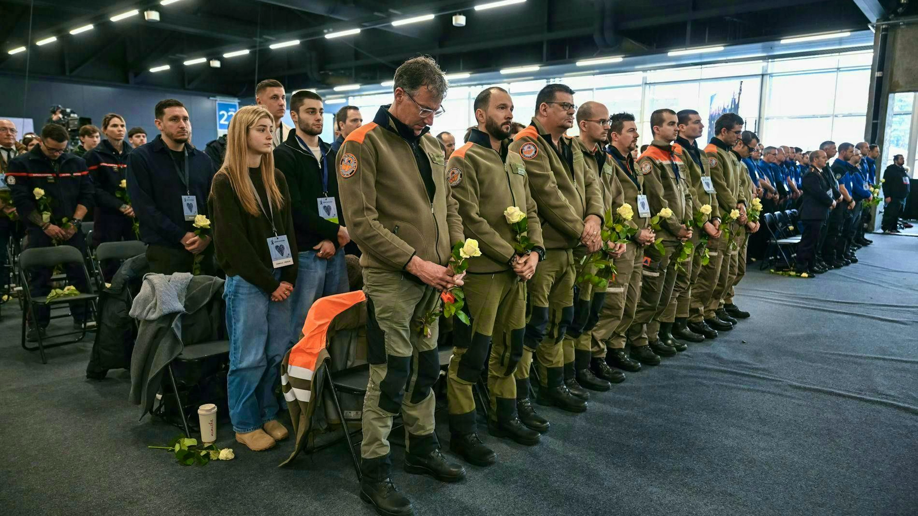The Valais civil defense commemorates the victims.