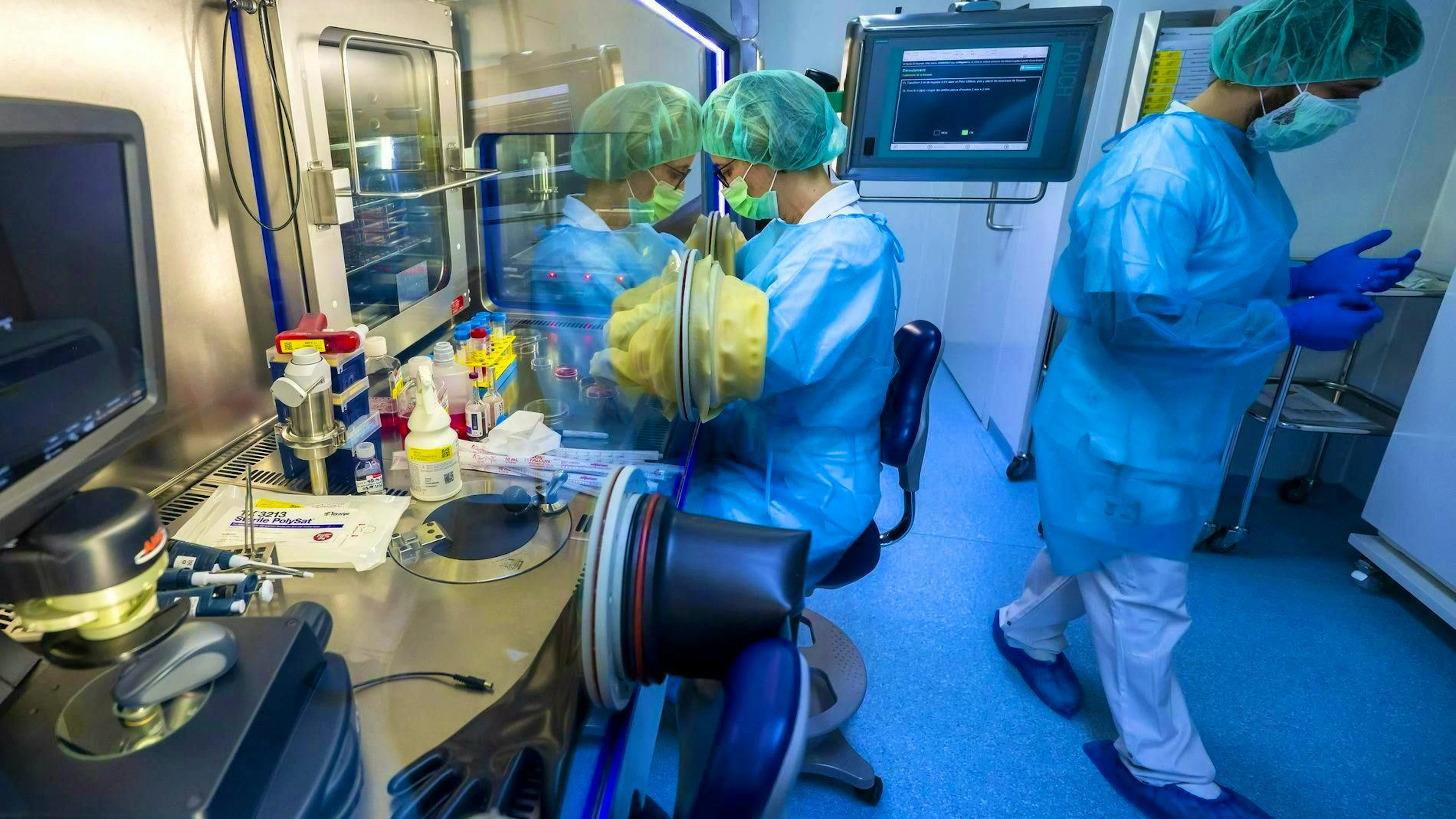 ... in the cell production center of the CHUV in Epalinges VD.