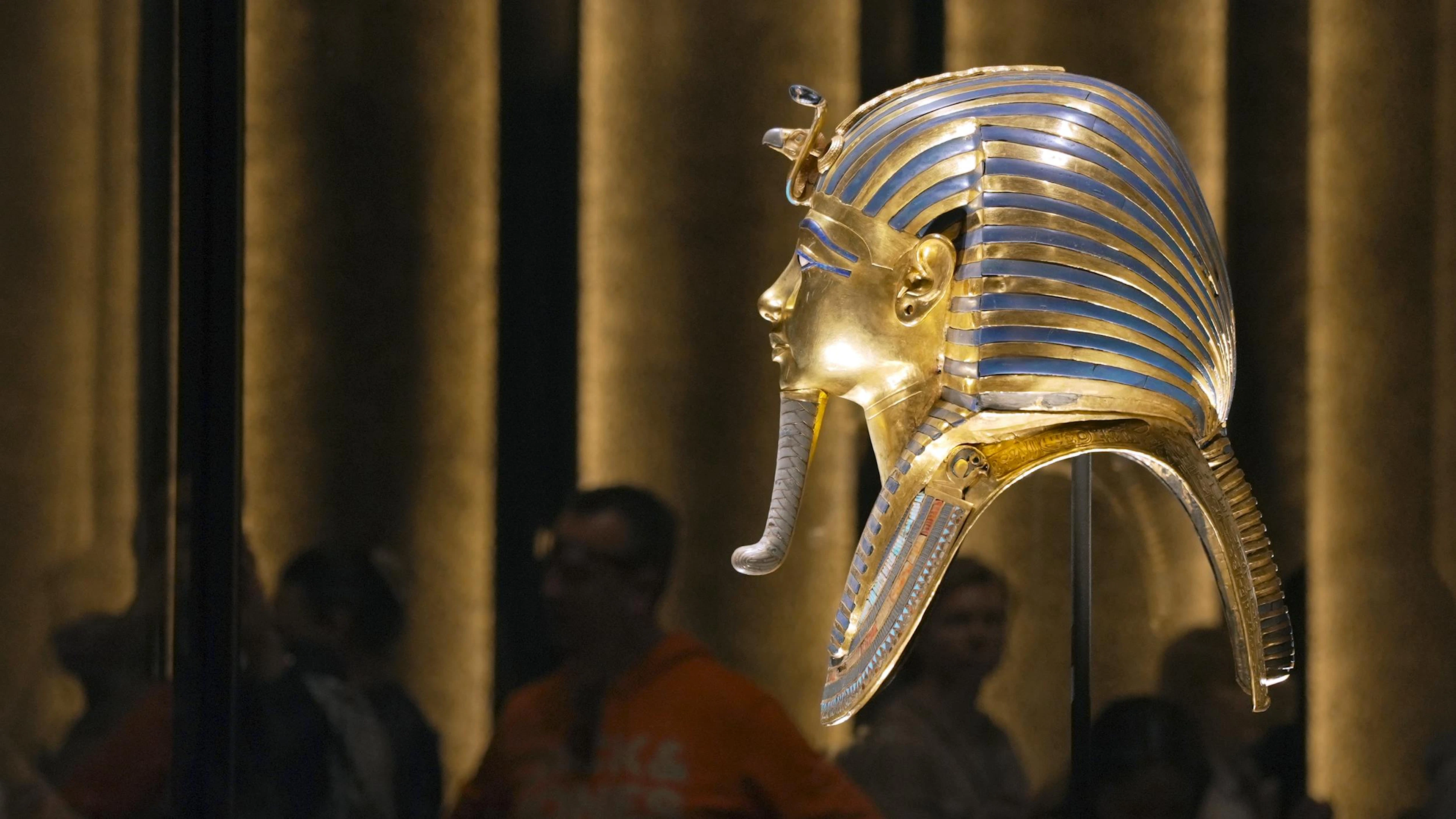Die Goldmaske des Tutanchamun gilt als das bekannteste archäologische Fundstück aus dem alten Ägypten. Sie wiegt über 10 Kilogramm und besteht aus zwei Schichten hochkarätigem Gold.