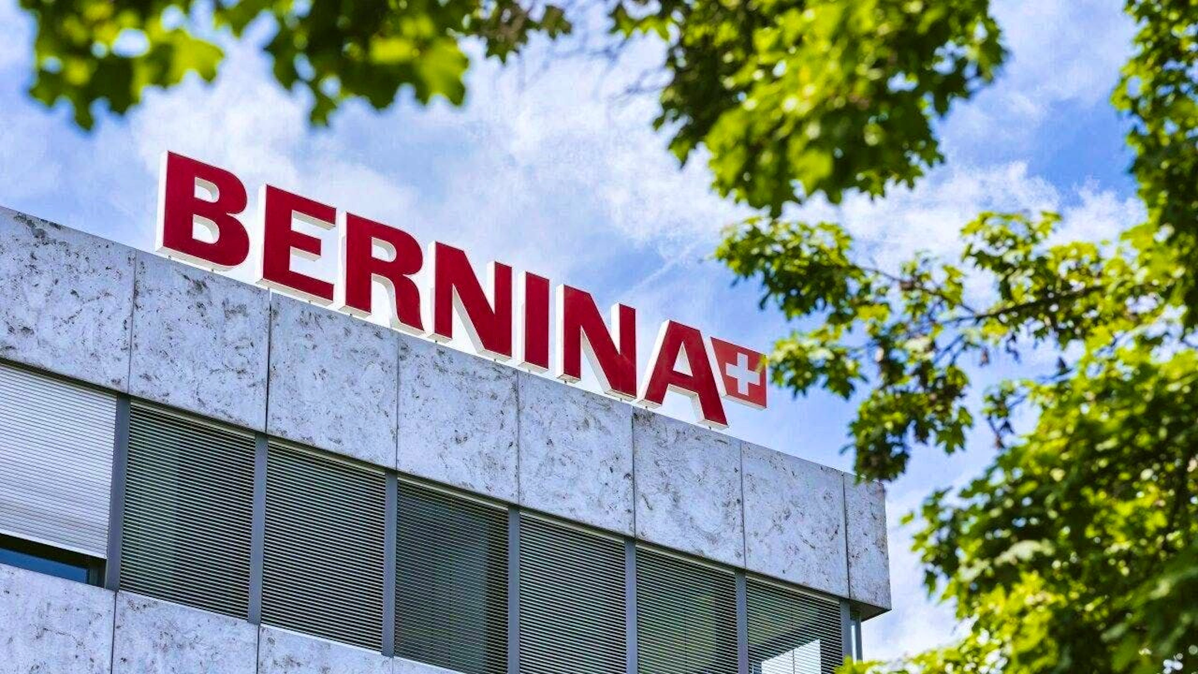 Bernina is relocating its last Swiss production to Thailand.