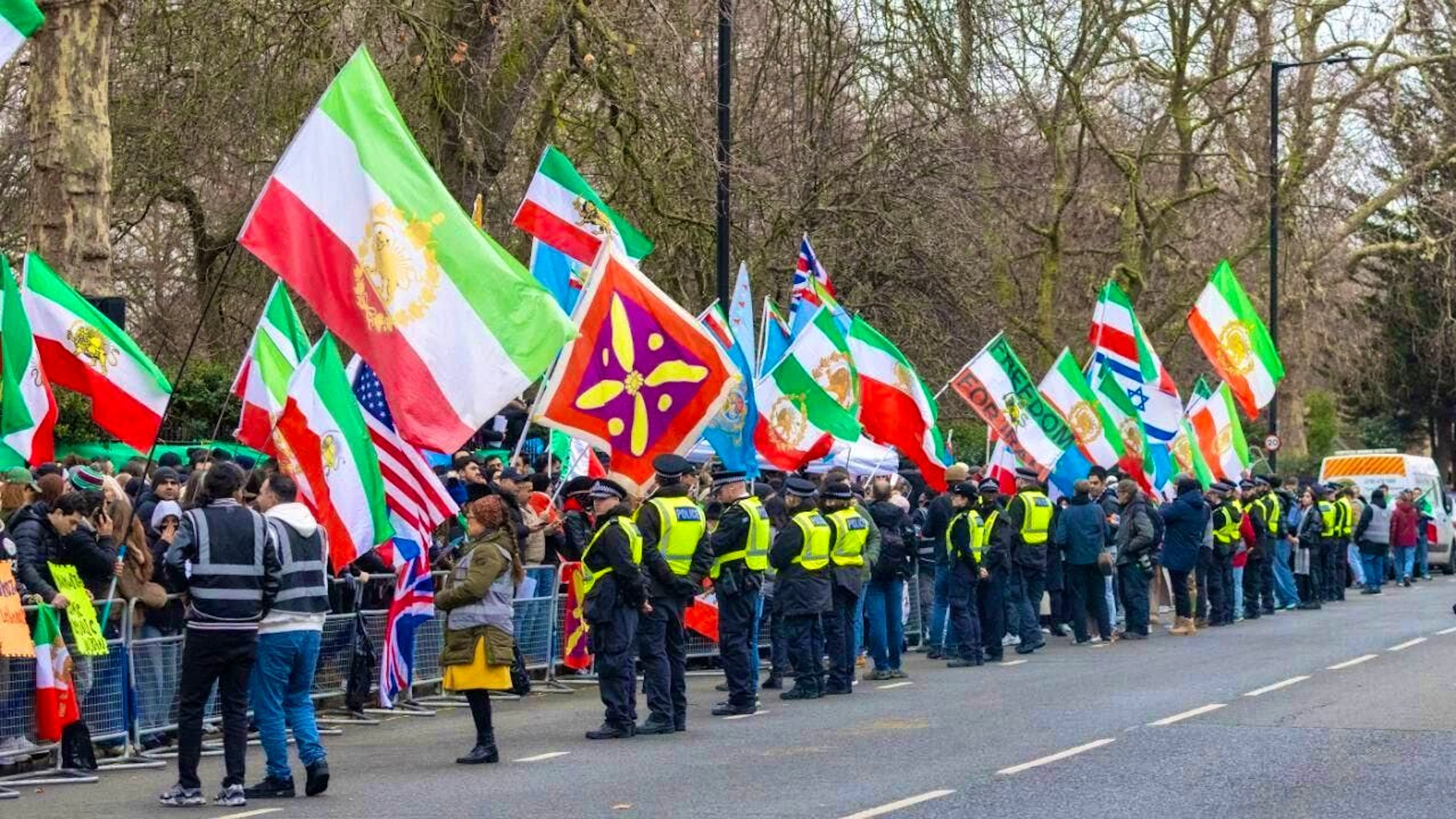 Protesters critical of the regime demonstrate in front of the Iranian embassy in London. Photo: Tayfun Salci/ZUMA Press Wire/dpa