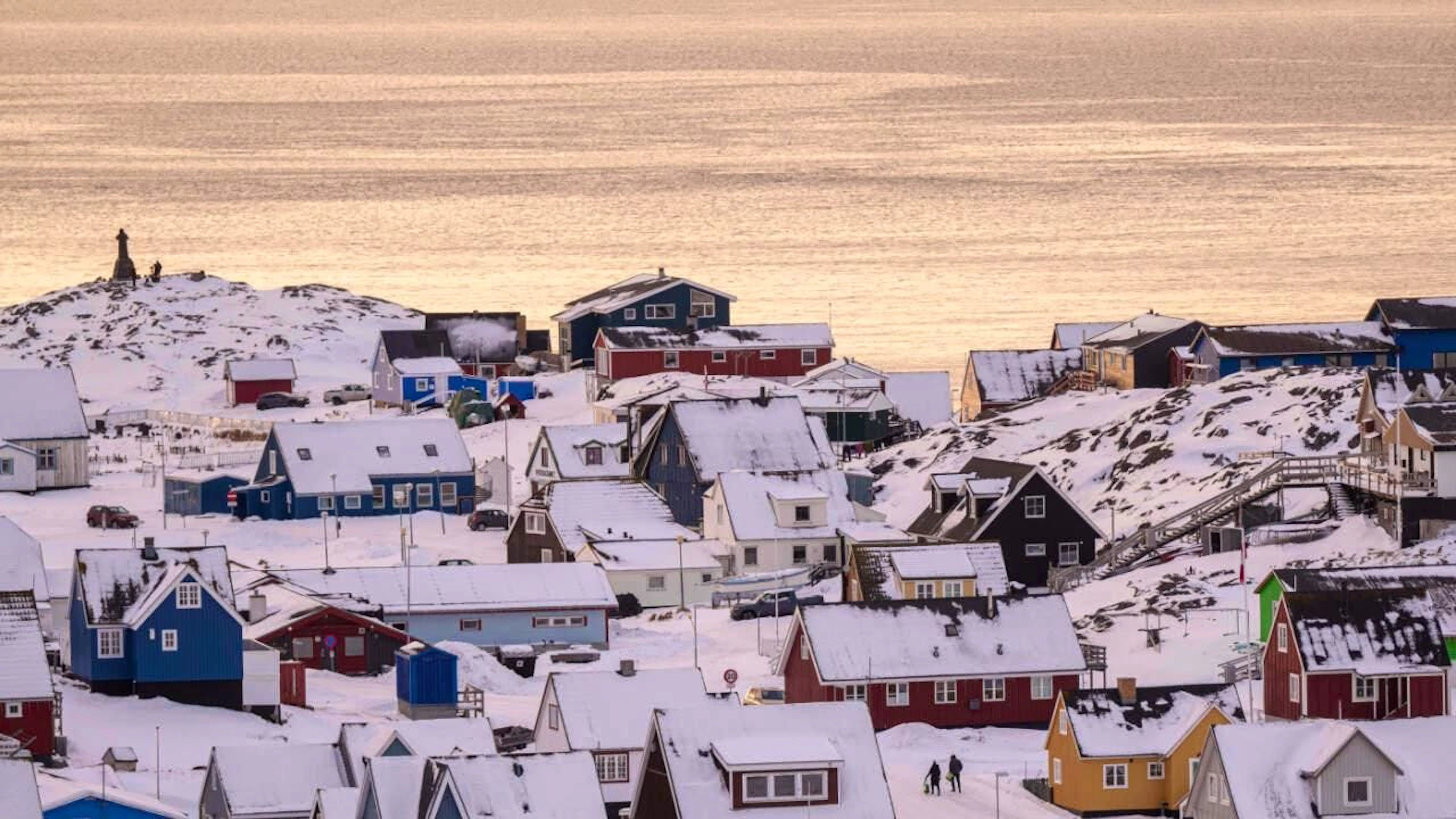 I militari francesi sono arrivati a Nuuk.
