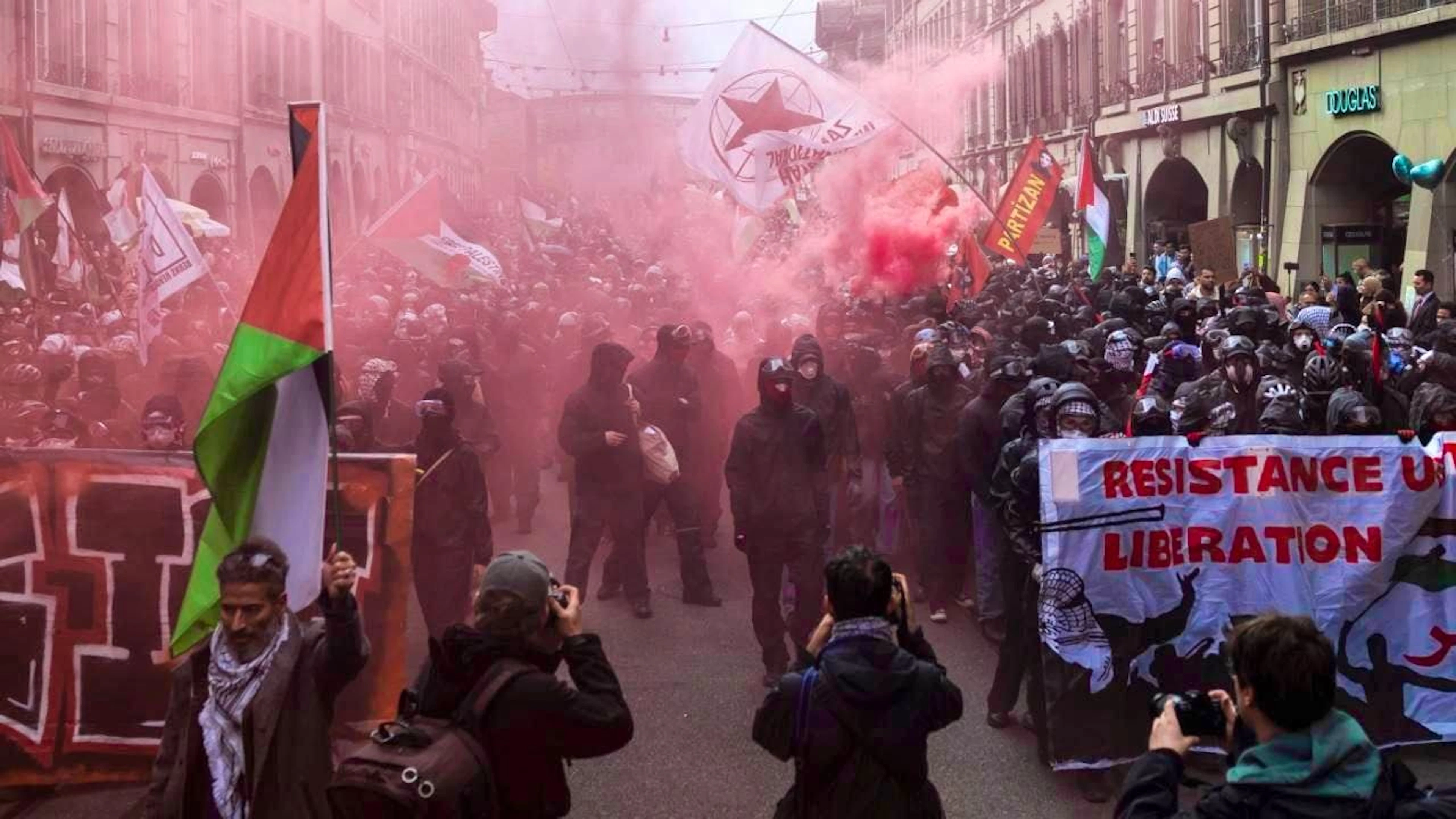Injuries, property damage, high police costs: the pro-Palestine demonstration in Bern last October escalated. (archive picture)