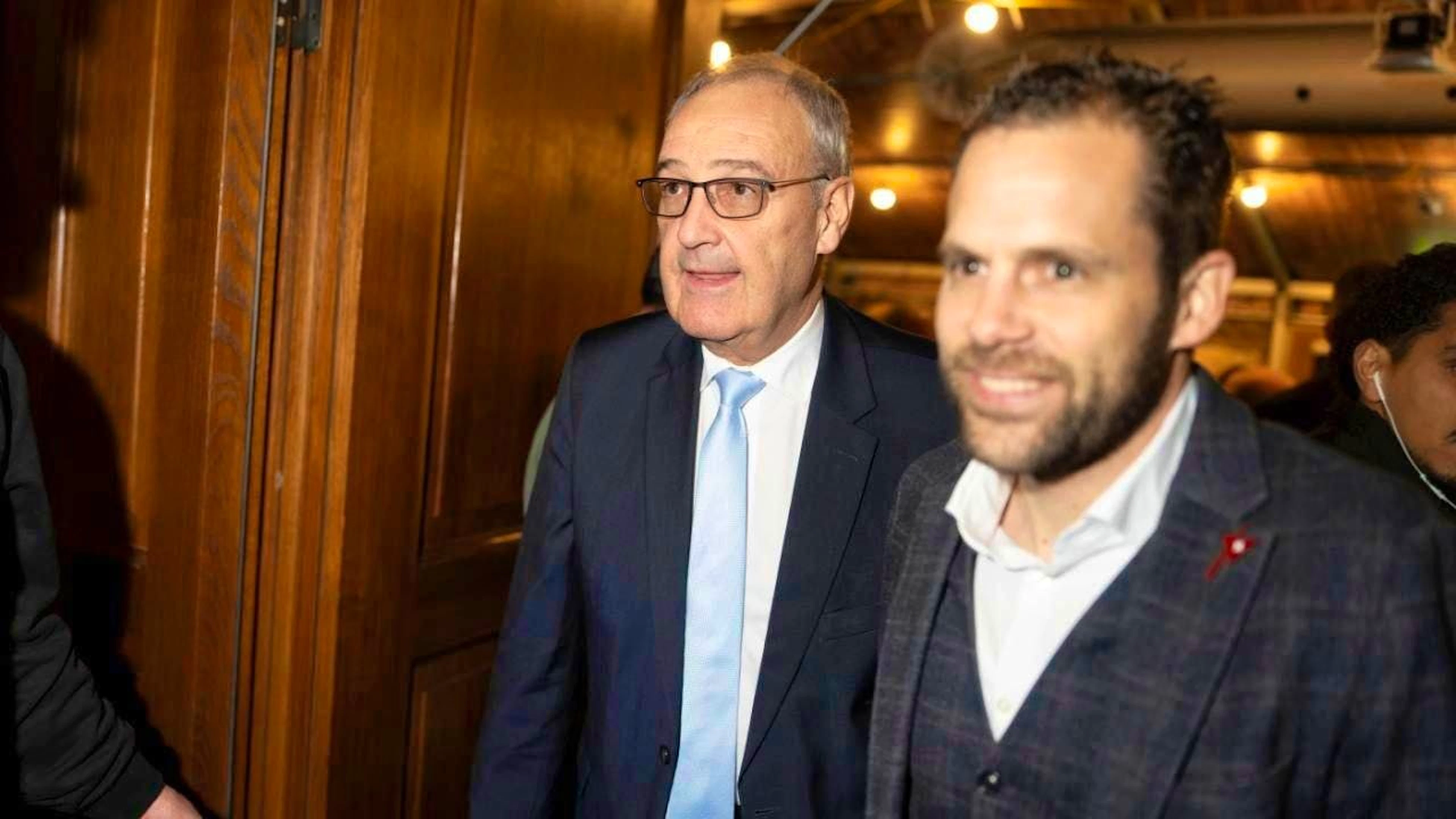 Domenik Ledergerber (right) is president of the SVP in the Canton of Zurich.