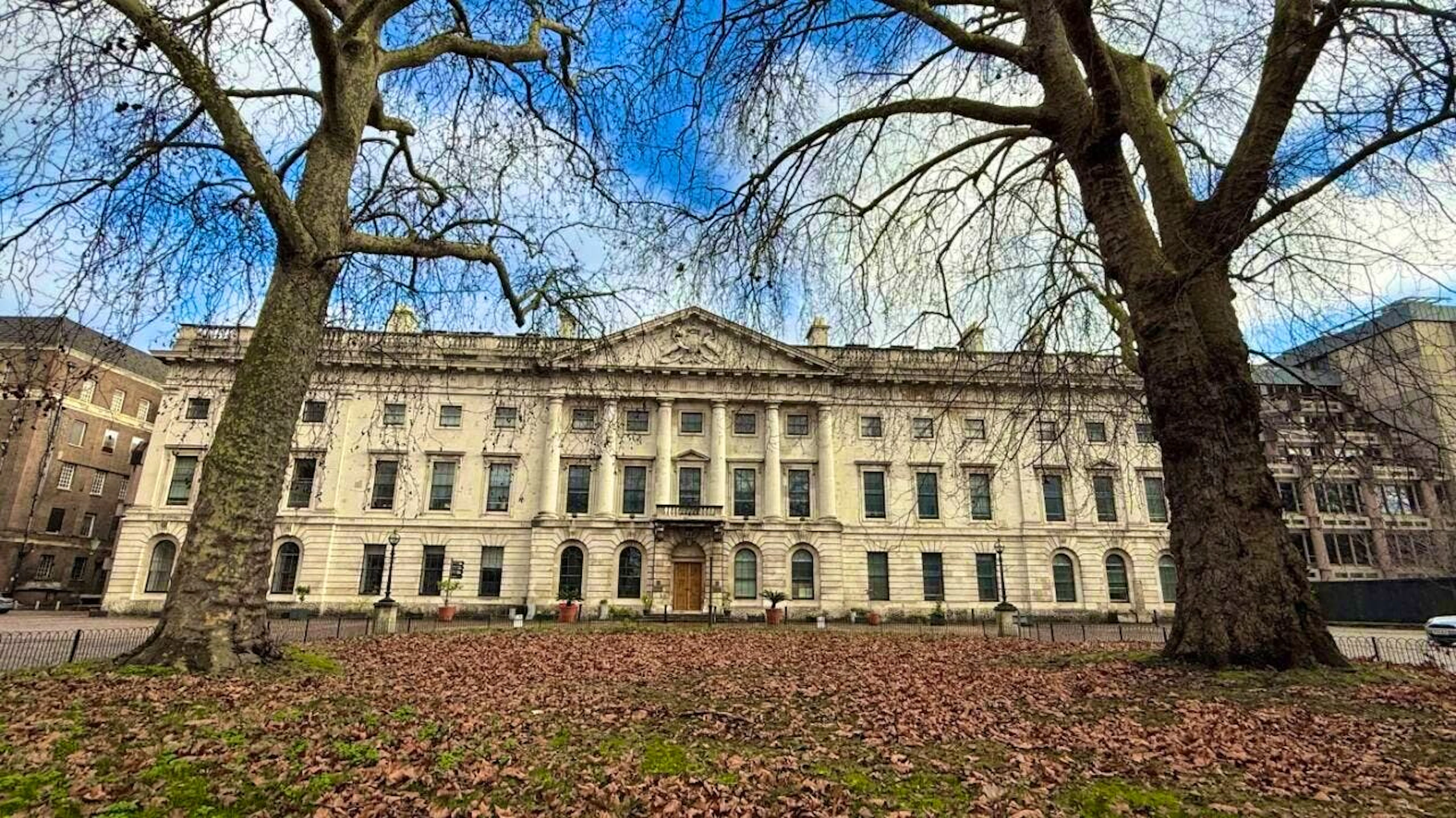 The front façade of the Royal Mint building, which is to house the Chinese embassy in the future. Photo: Maximilian v. Klenze/-/dpa