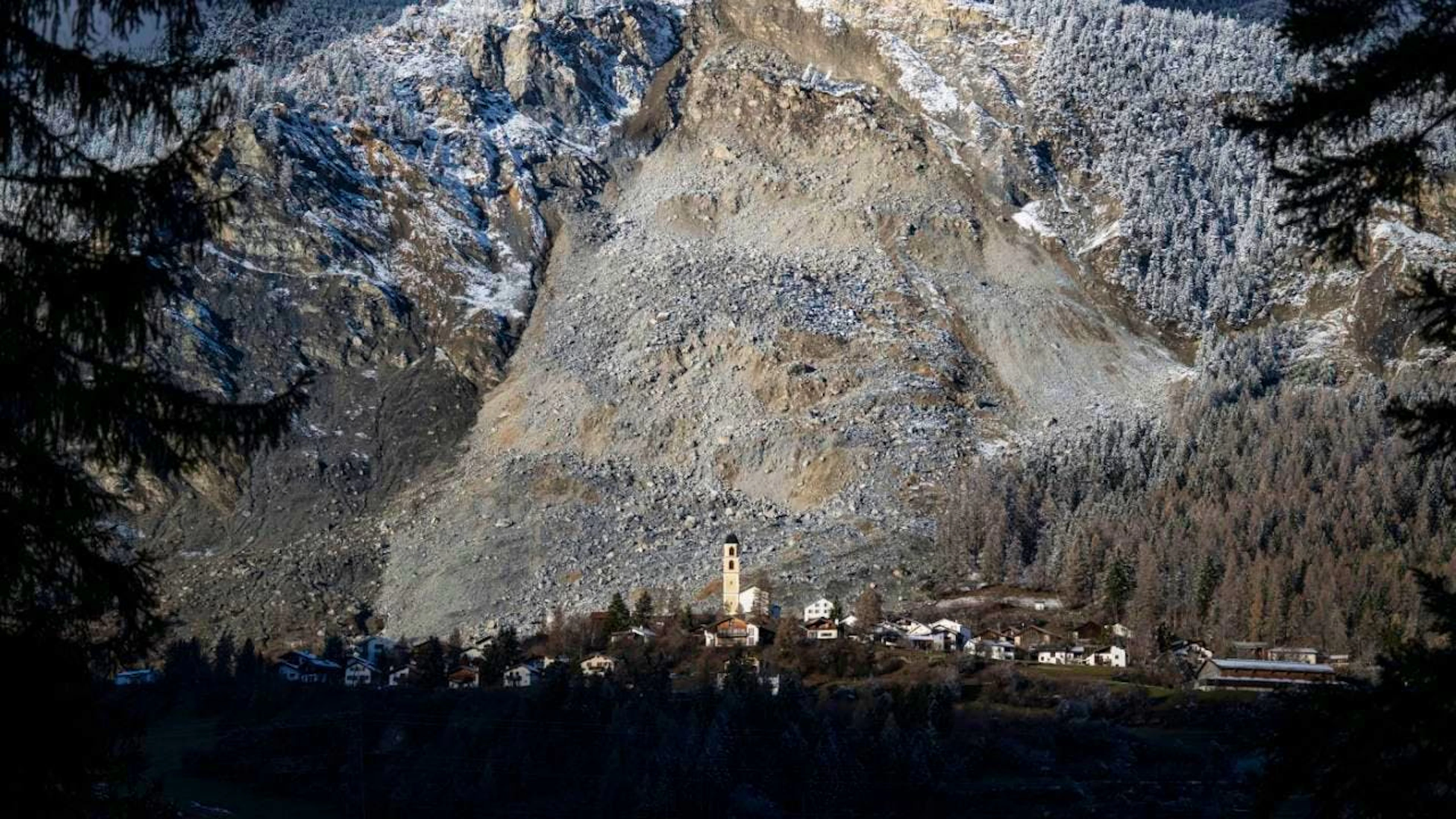 Gli abitanti di Brienz/Brinzauls (GR) potranno tornare ad abitare nelle loro case a partire da lunedì prossimo. (immagine d'archivio)