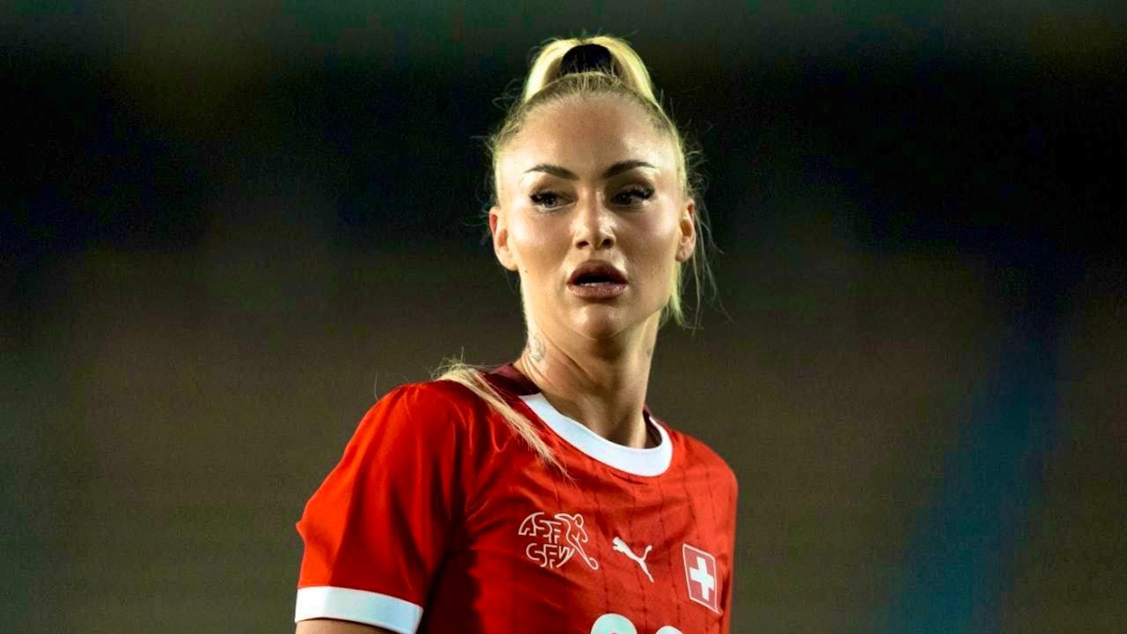 Swiss international Alisha Lehmann moves from Como to Leicester City