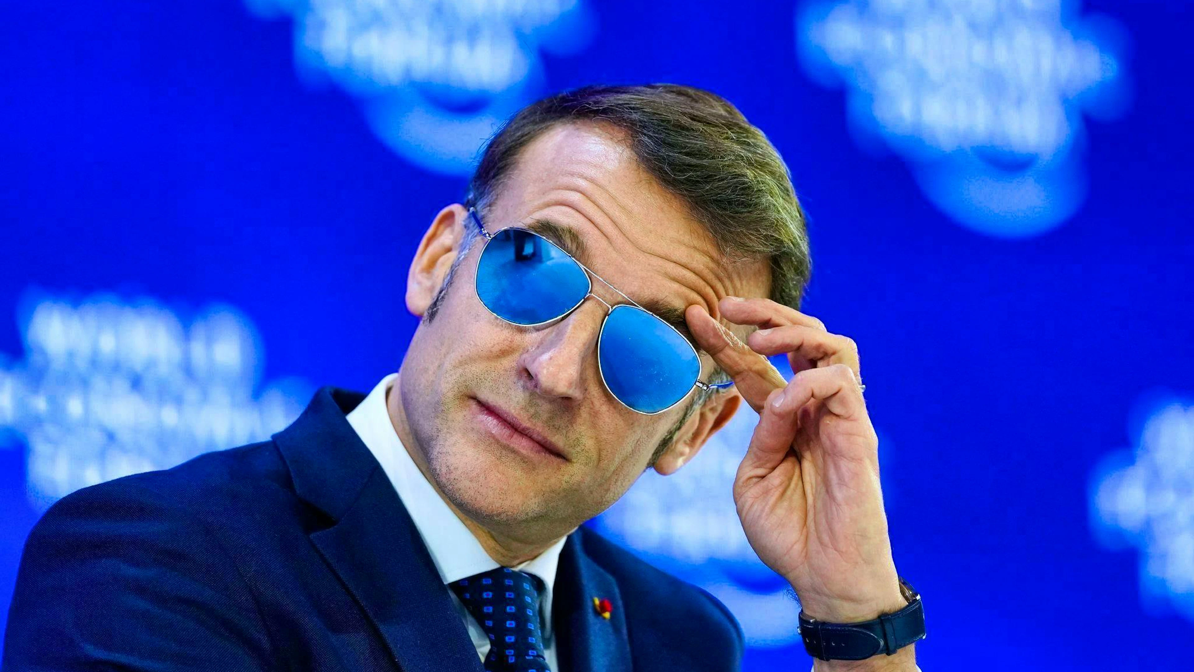 Il produttore sta utilizzando questa foto di Macron per pubblicizzare gli occhiali di lusso (immagine d'archivio).