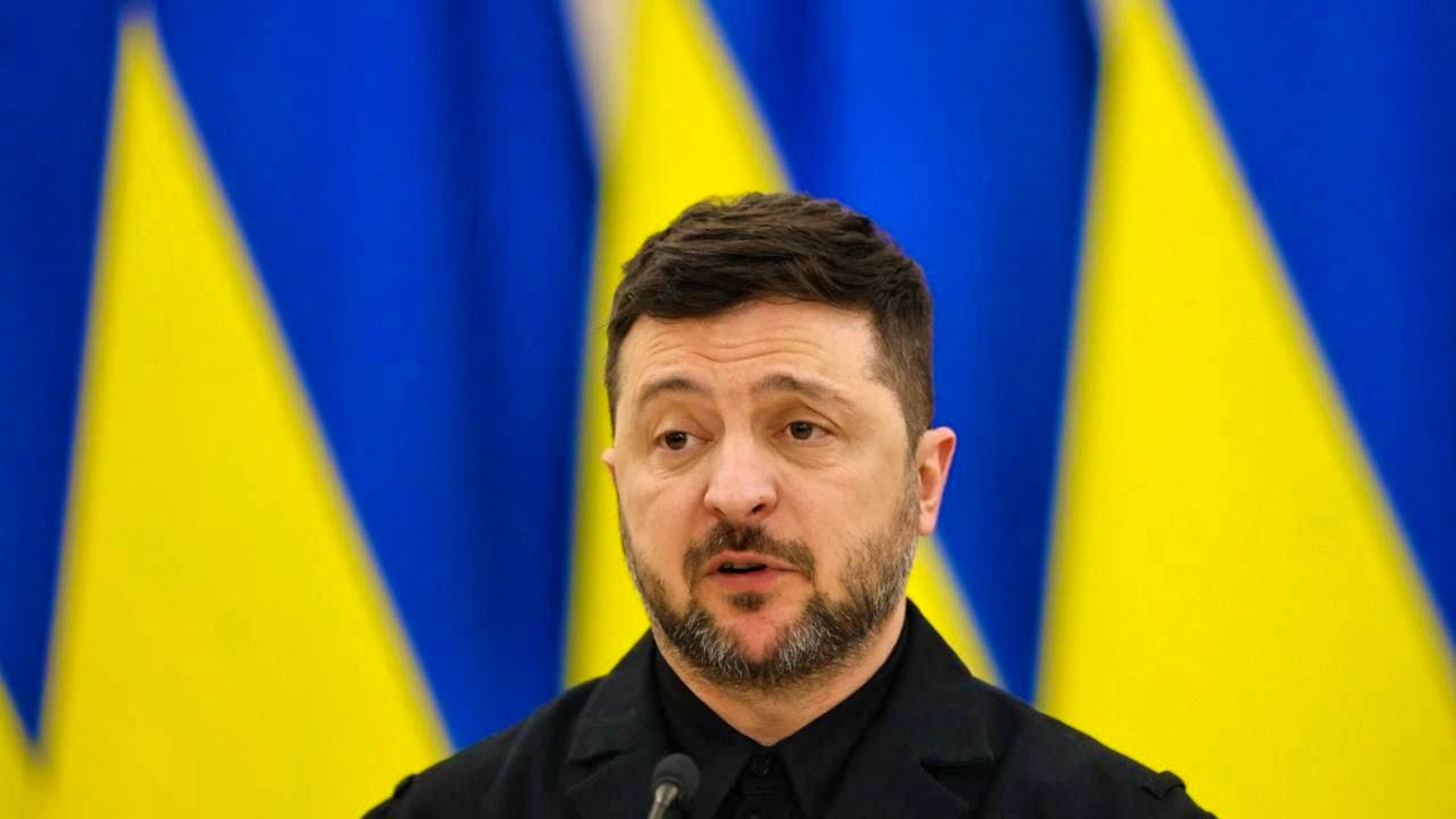 Ukrainian President Volodymyr Zelensky speaks during a joint press conference with Lithuanian President Nauseda and Polish President Nawrocki at the Presidential Palace in Vilnius. Photo: Mindaugas Kulbis/AP/dpa