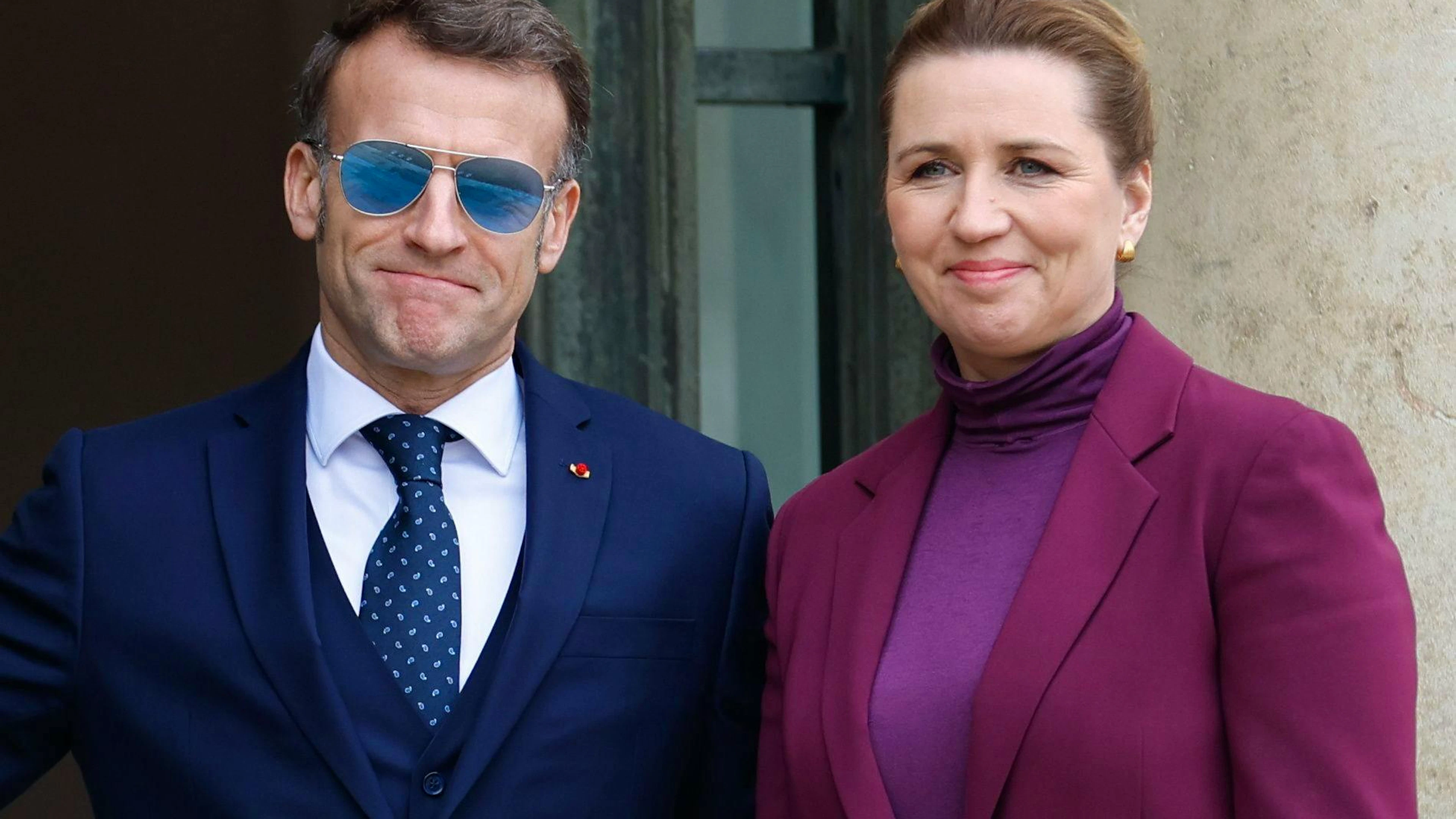 epa12687230 Le président français Emmanuel Macron (à gauche) accueille la Première ministre danoise Mette Frederiksen (à droite) et le Premier ministre groenlandais Jens-Frederik Nielsen (non photographié) à l'Élysée, à Paris, en France, le 28 janvier 2026. EPA/Mohammed Badra