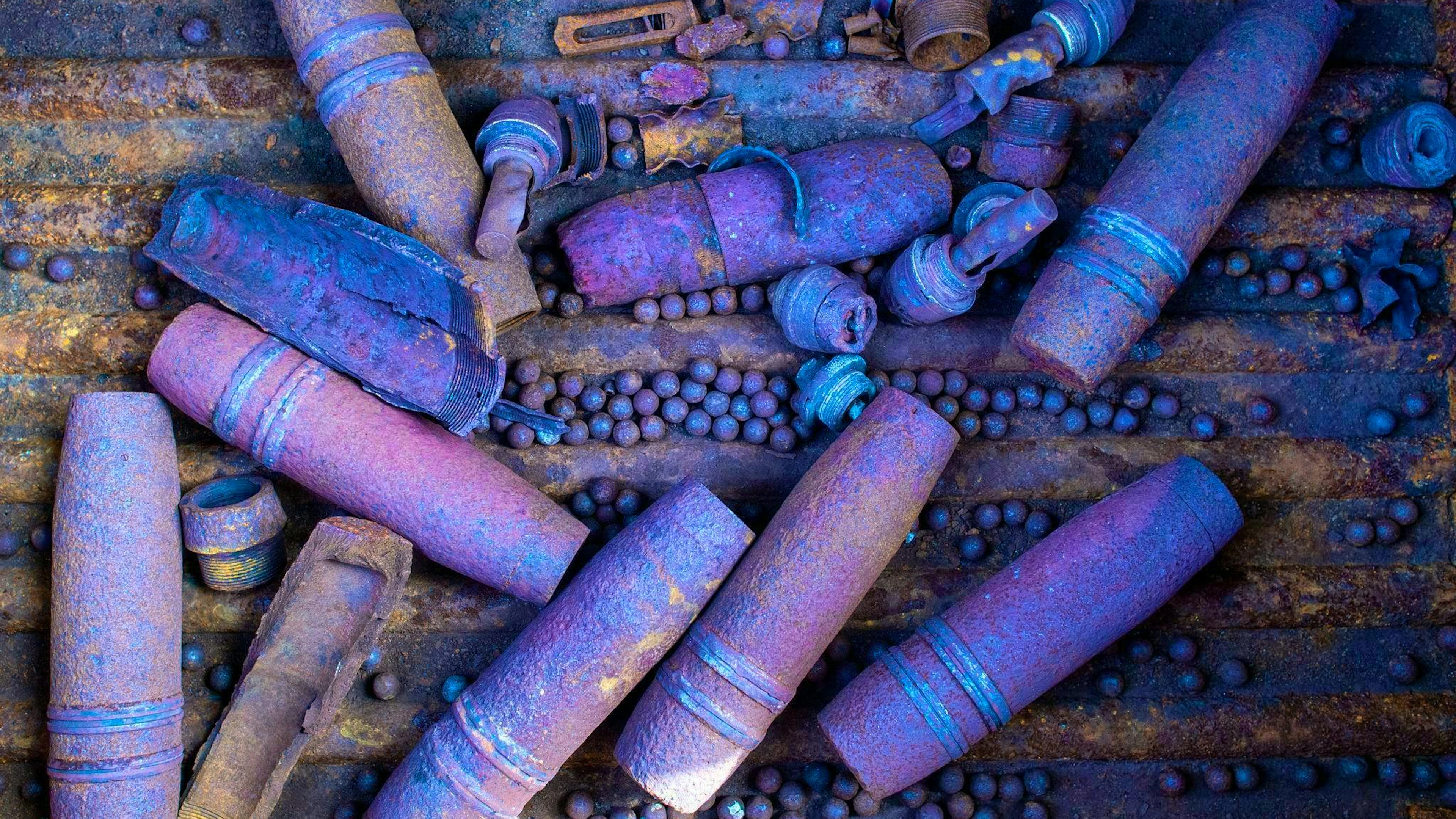 A young man with a World War II projectile in his buttocks has triggered an operation by the explosive ordnance disposal service in a clinic in France.
