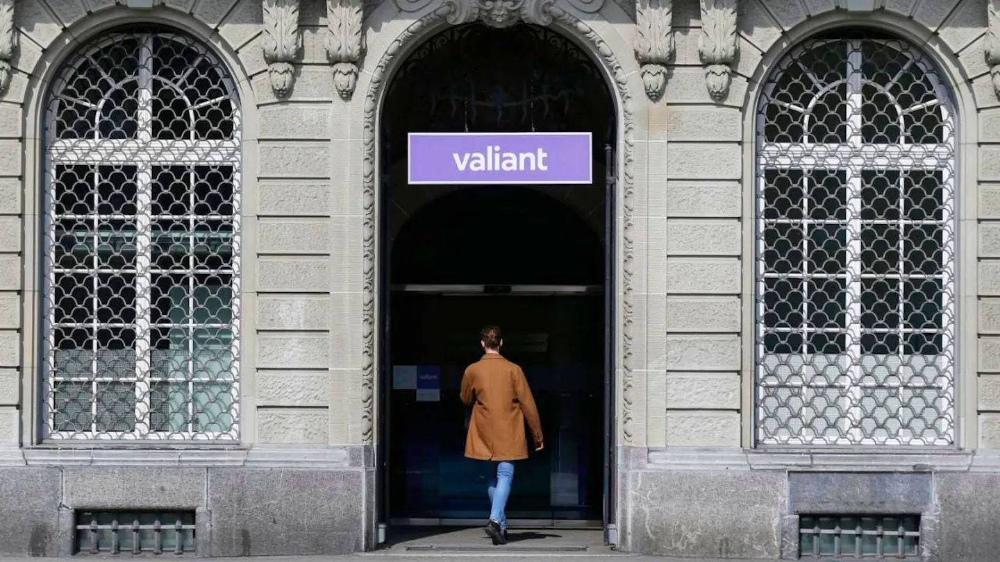 Valiant spart 15 Millionen Franken und baut 80 Stellen ab