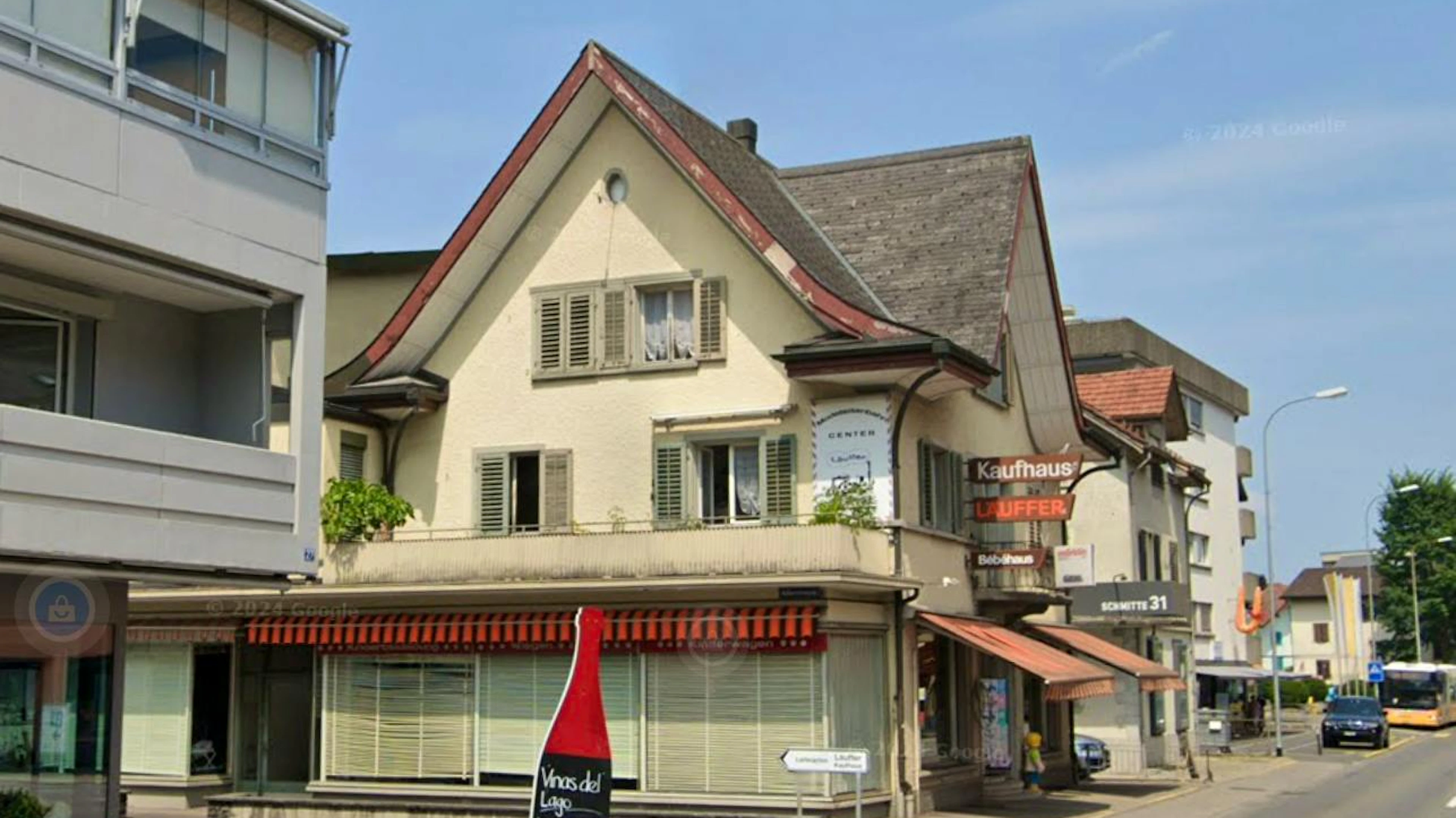 Um dieses Haus ist in Siebnen SZ ein grosser Streit entbrannt.