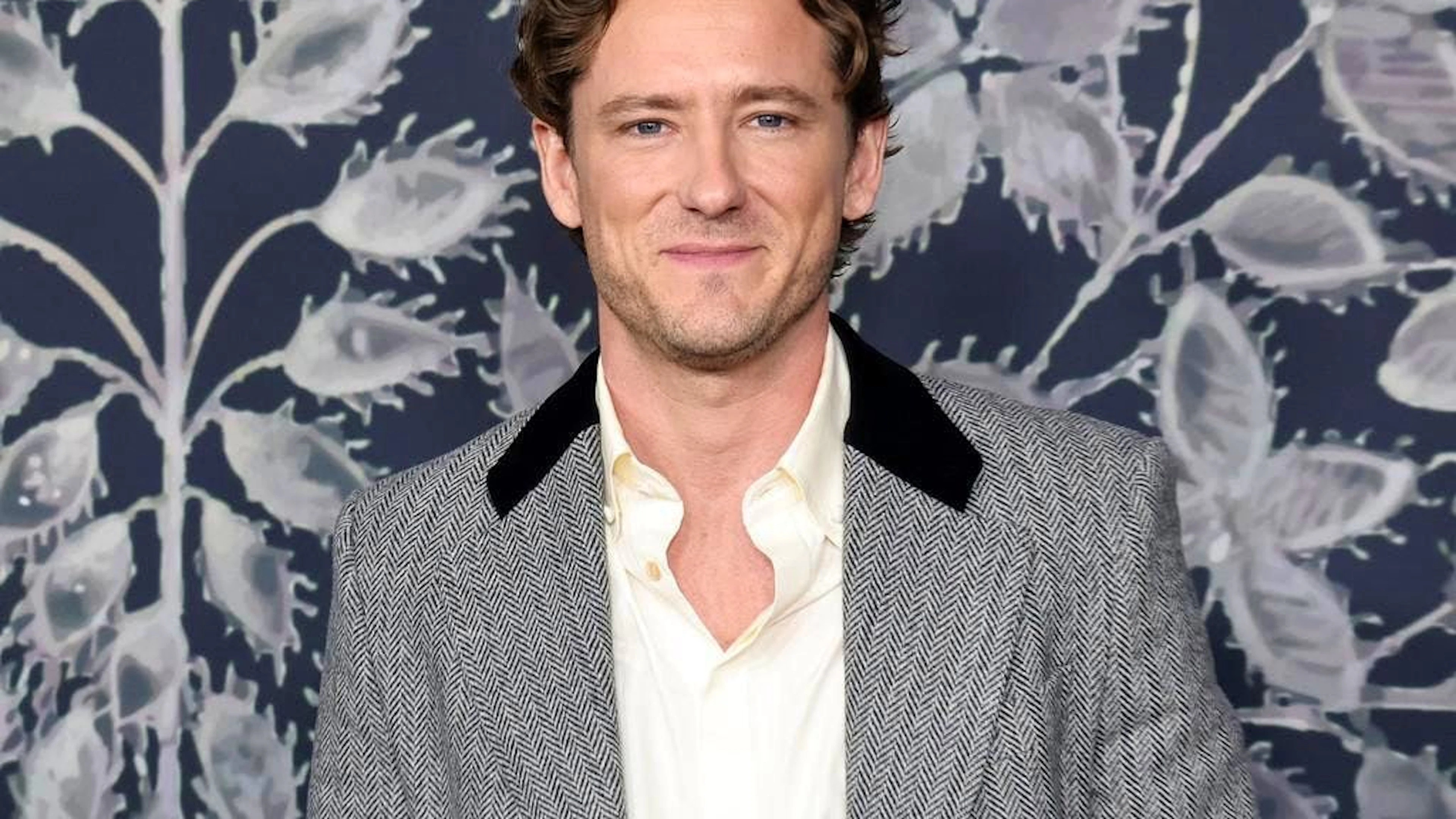 Lewis Pullman a parlé avec franchise à GQ de sa longue bataille contre les troubles obsessionnels compulsifs (TOC). Et le combat est toujours en cours. (Covermedia)