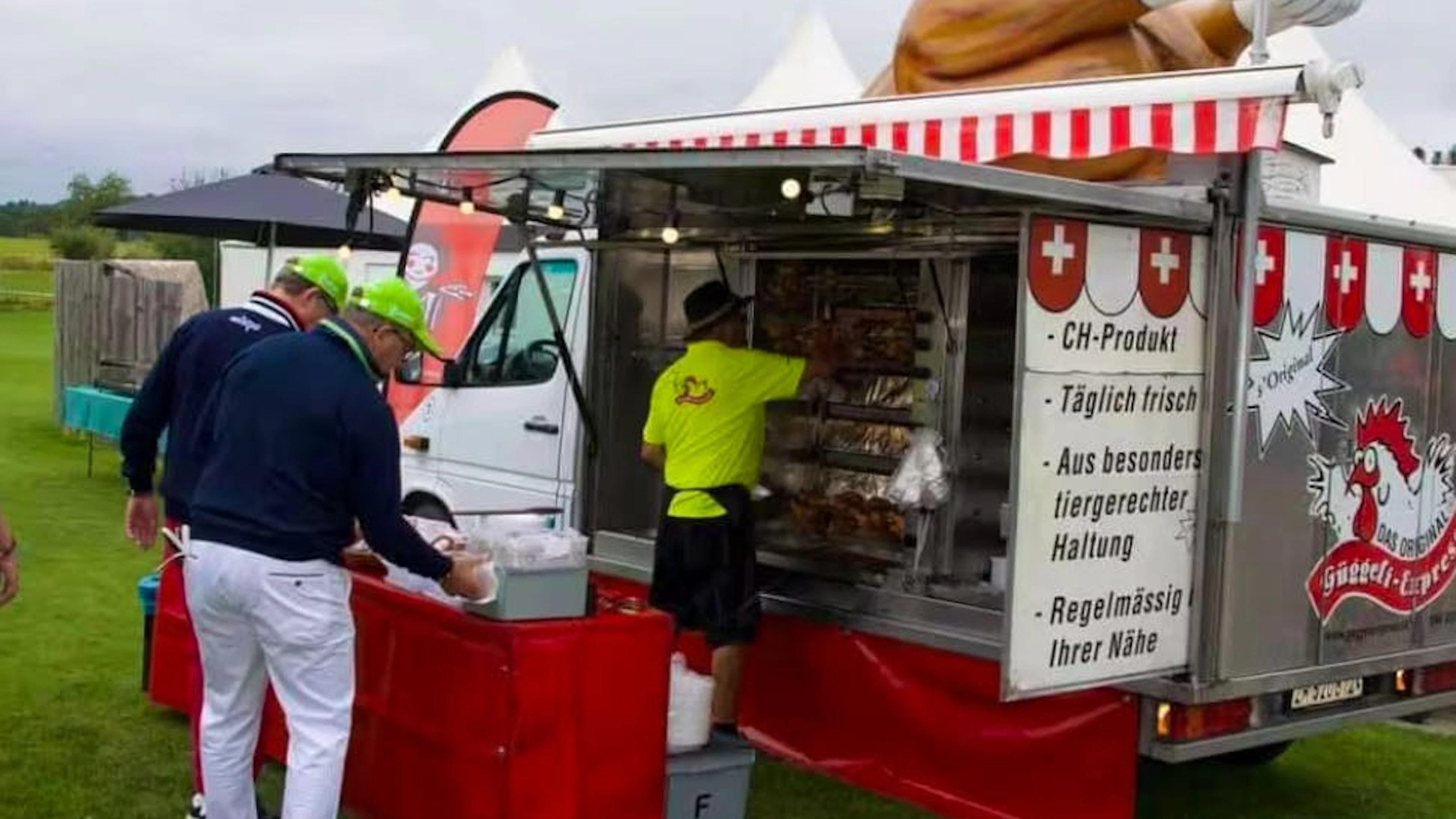 Zwei Grillwagen des Güggeli-Express finden neue Besitzer