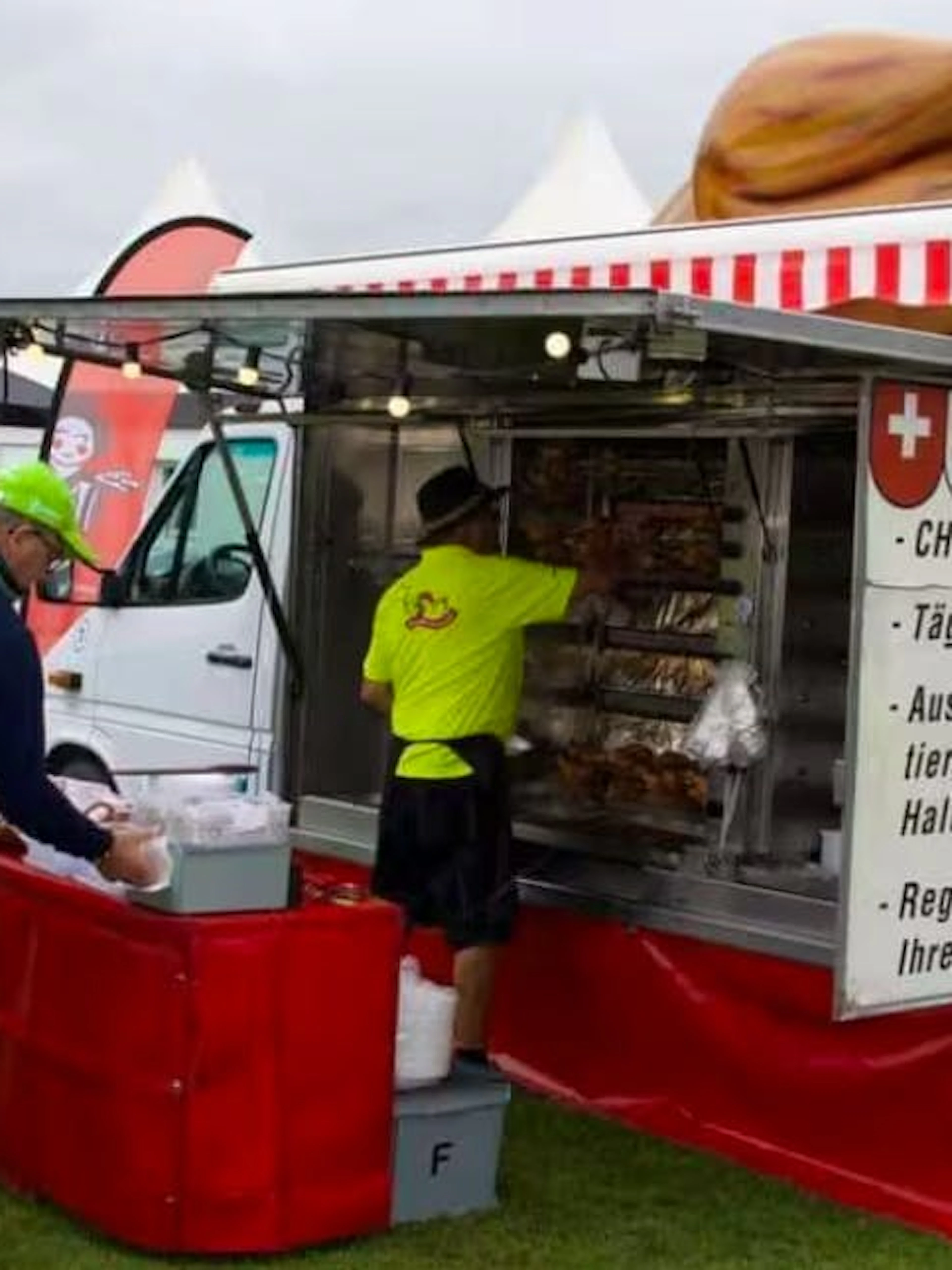 Zwei Grillwagen des Güggeli-Express finden neue Besitzer