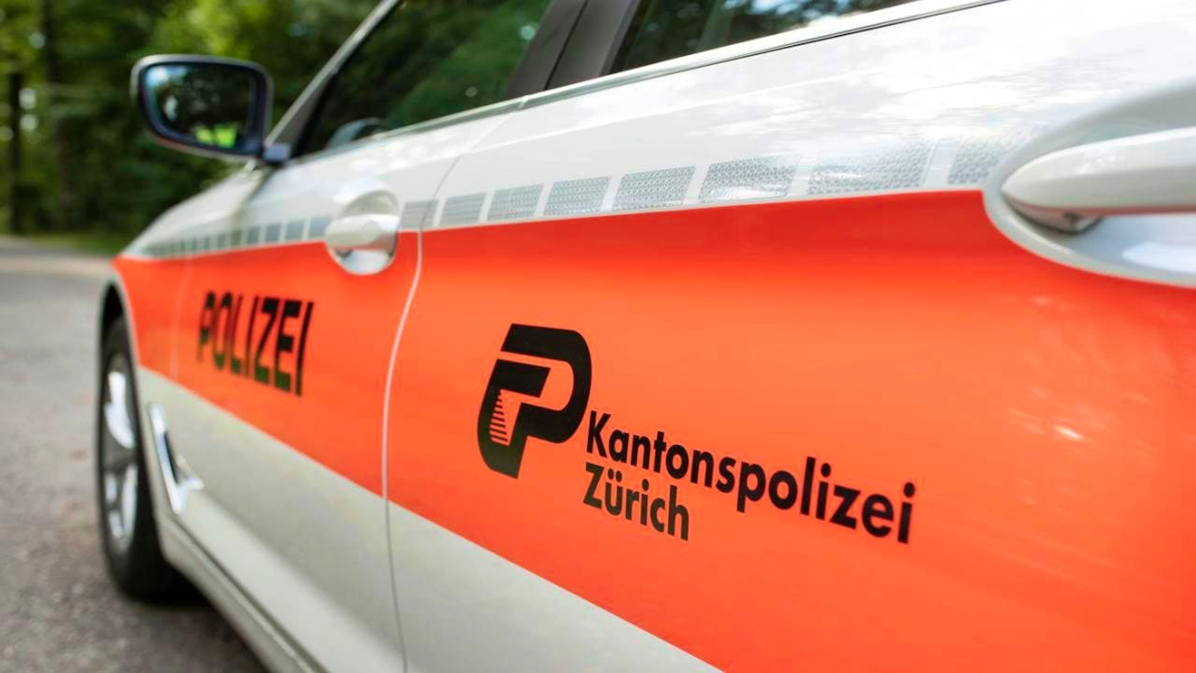Die Polizei hat sieben Jugendliche verhaftet. 