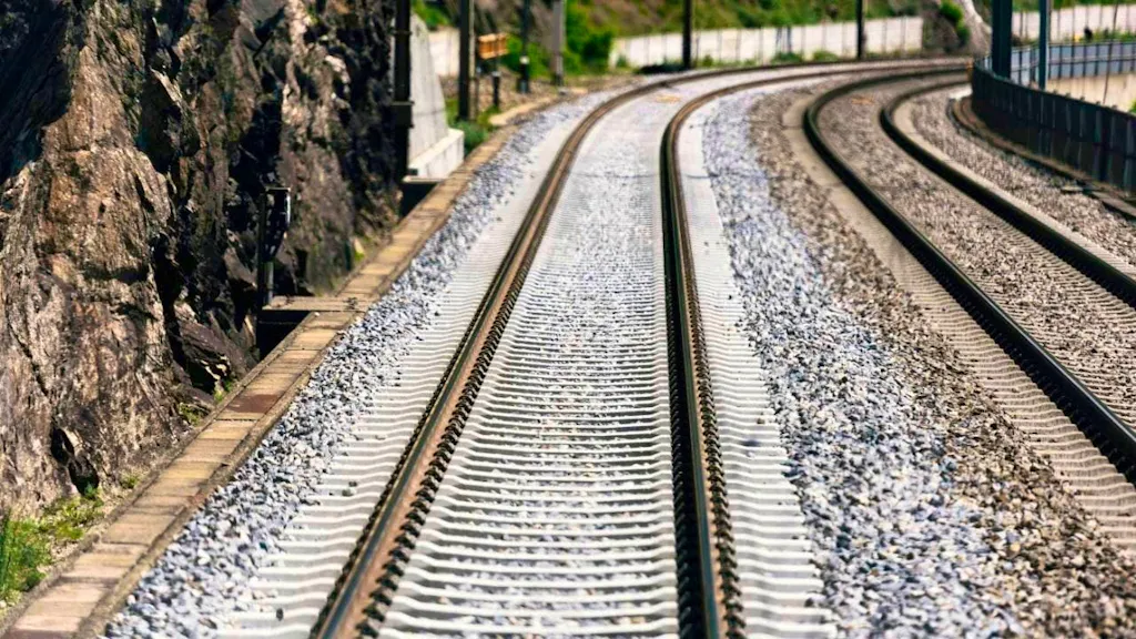 Police suspect injured in train derailment in Goppenstein VS