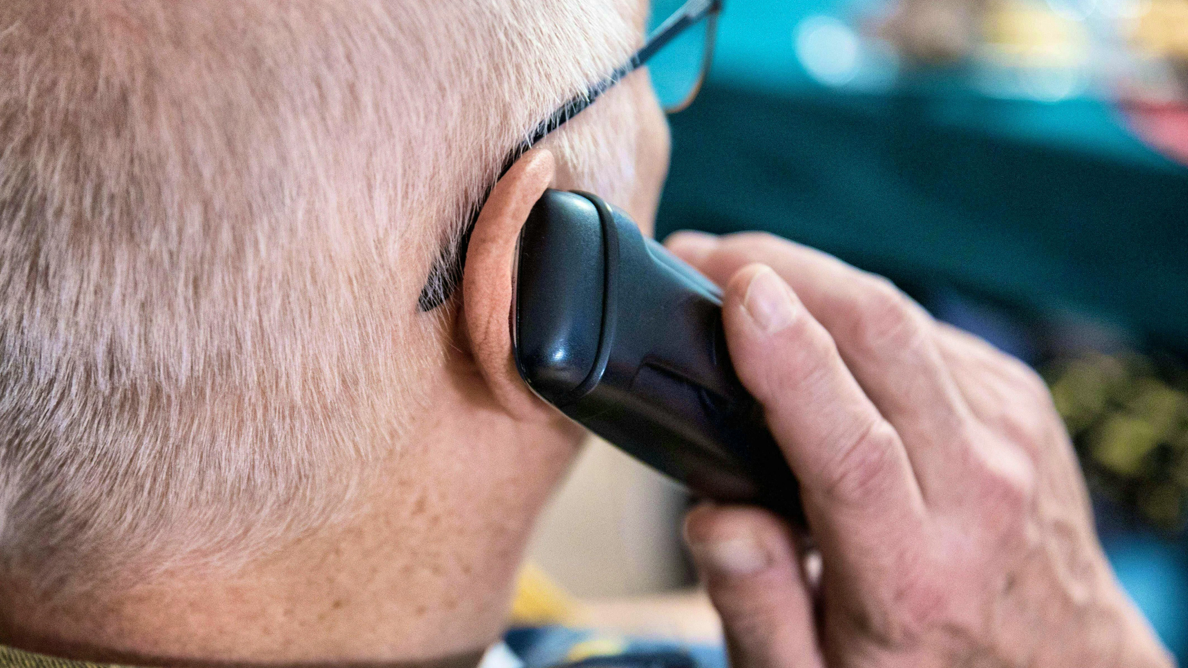 Betrüger knöpfen Senior 100'000 Franken ab – dann klicken die Handschellen