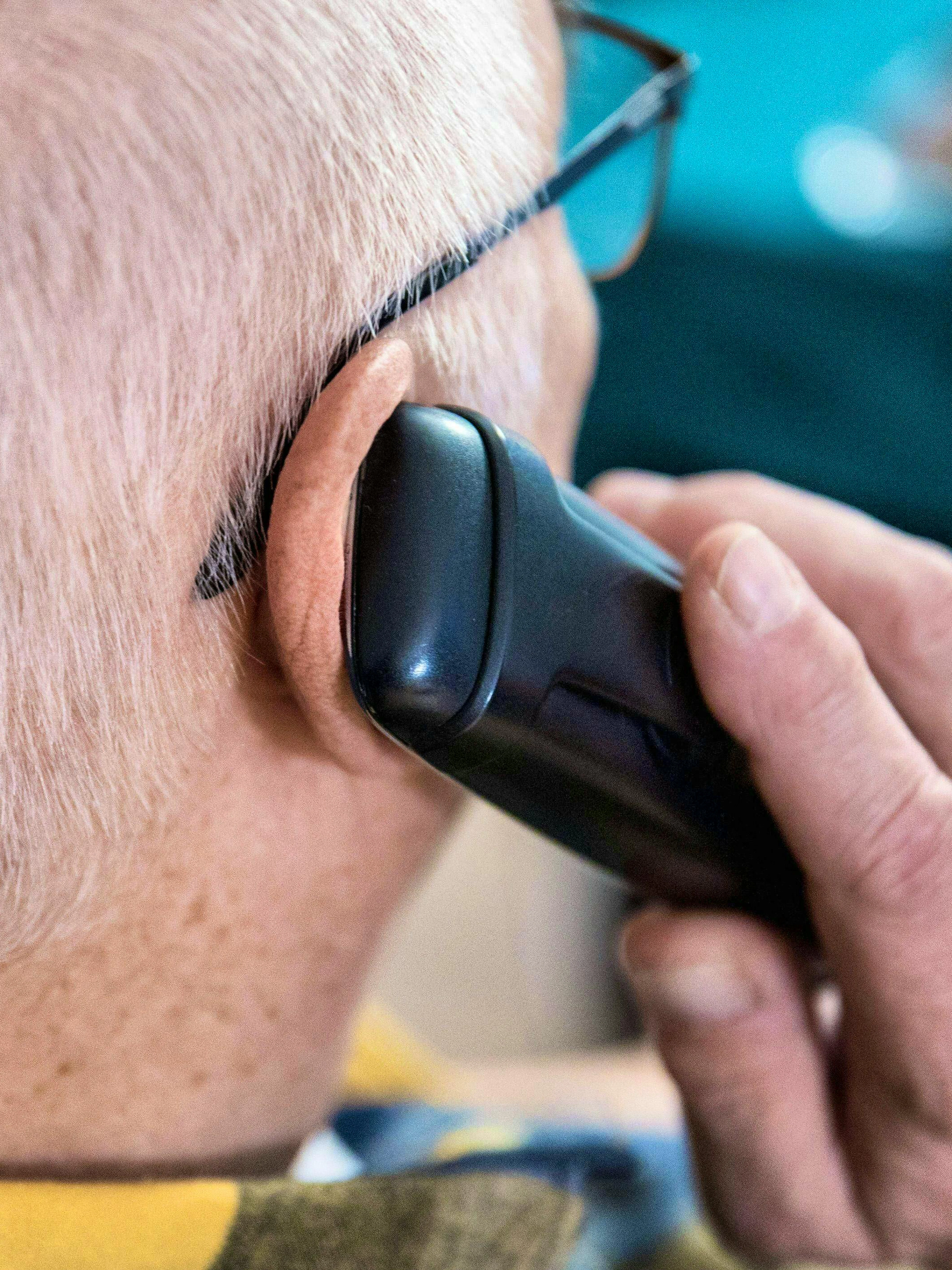 Betrüger knöpfen Senior 100'000 Franken ab – dann klicken die Handschellen