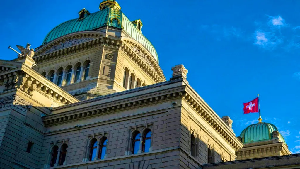 Parliament debates austerity program, neutrality and 13th AHV pension