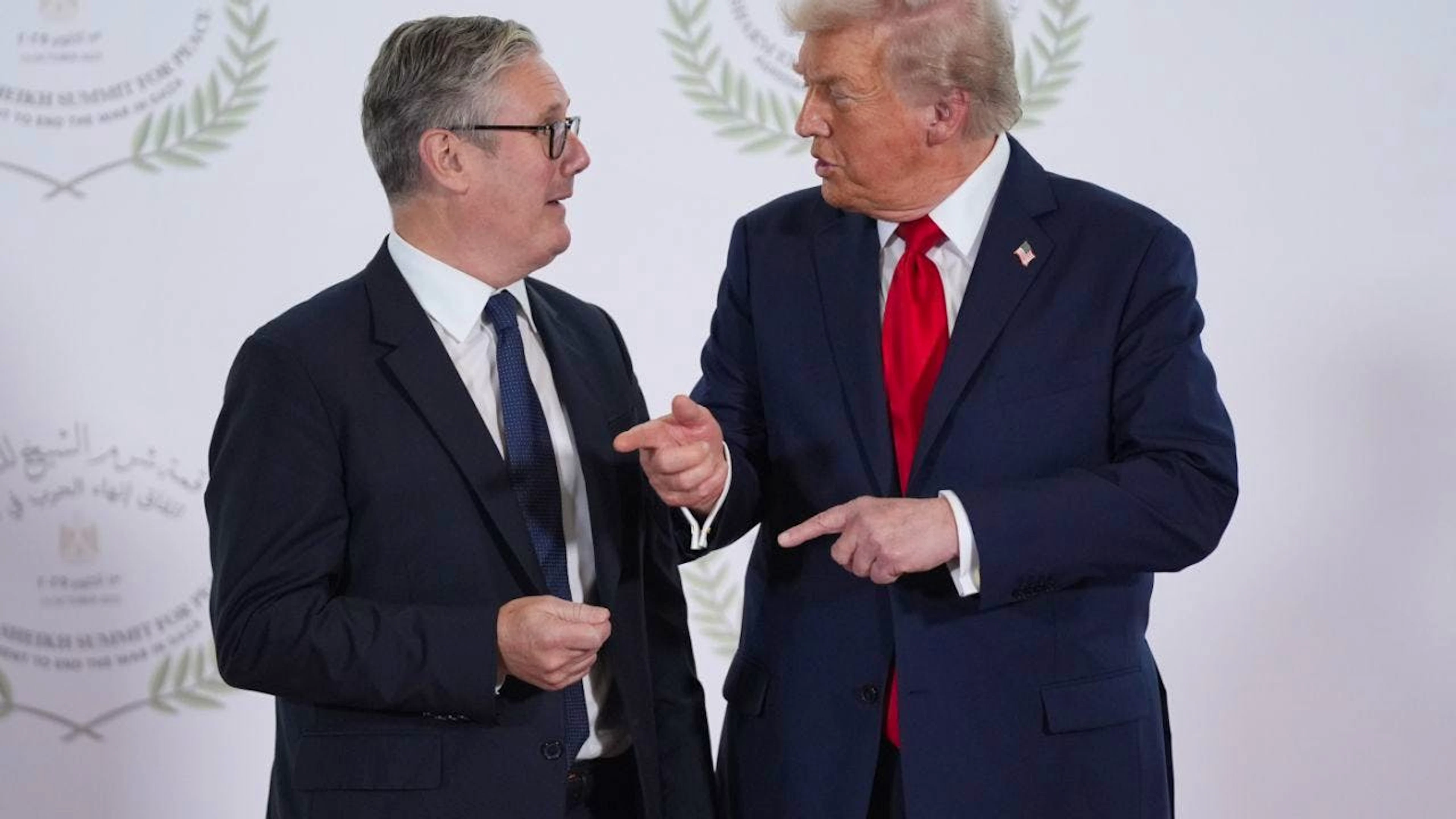 Tra Keir Starmer (a sinistra) e Donald Trump (foto d'archivio) "non è più com'era una volta".