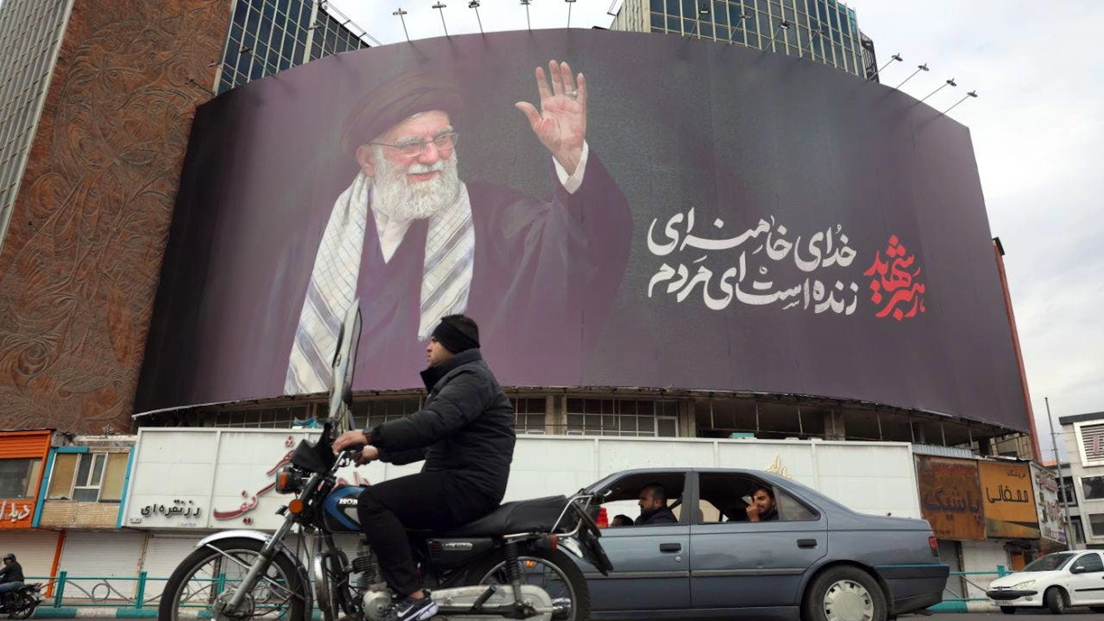 L'intelligence israeliana ha hackerato la vasta rete di telecamere del traffico a Teheran con l'obiettivo di rintracciare le guardie del corpo di Khamenei. (Foto archivio)
