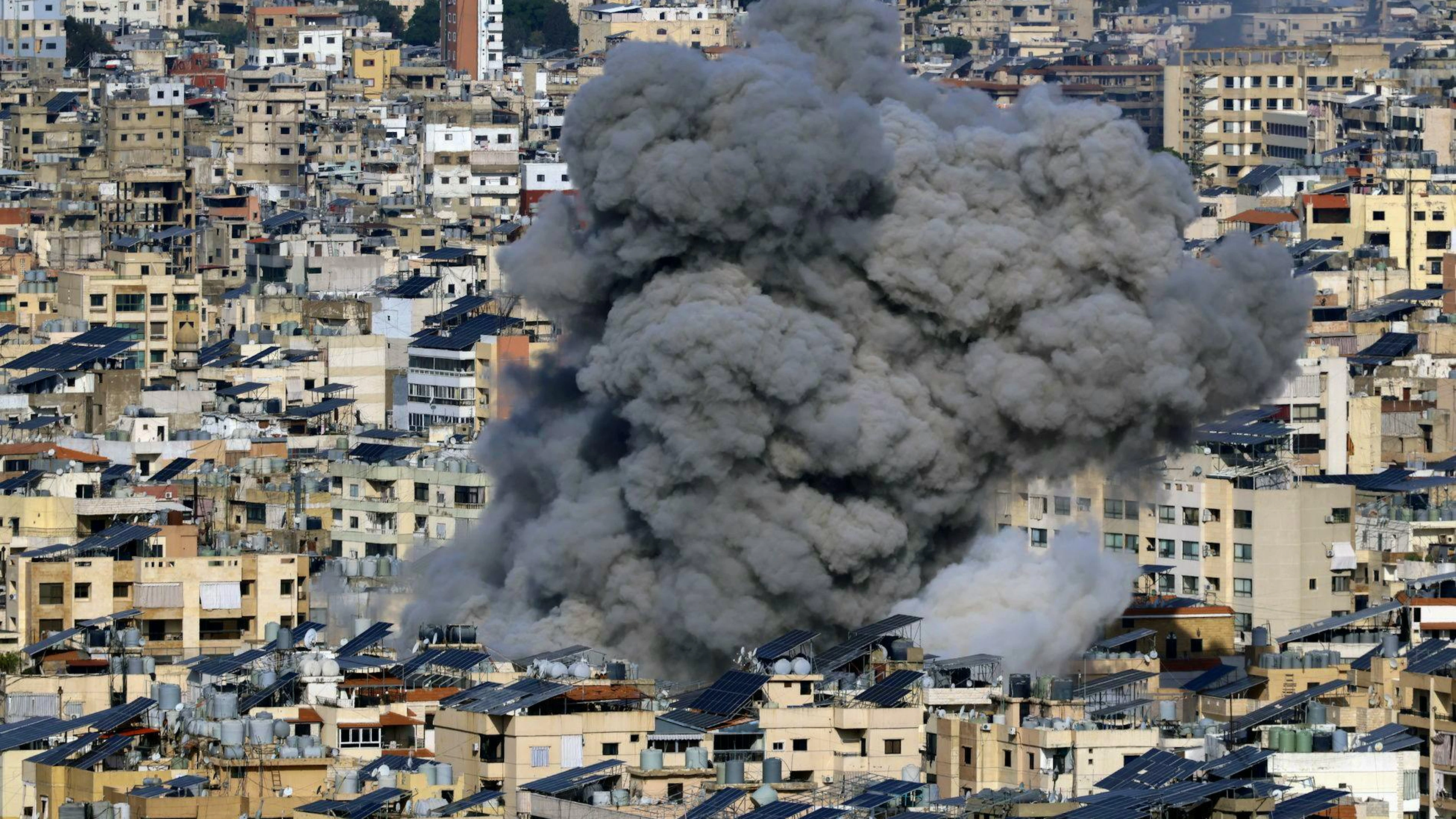 Un attacco israeliano ha colpito mercoledì un quartiere a maggioranza musulmana nel sud di Beirut.