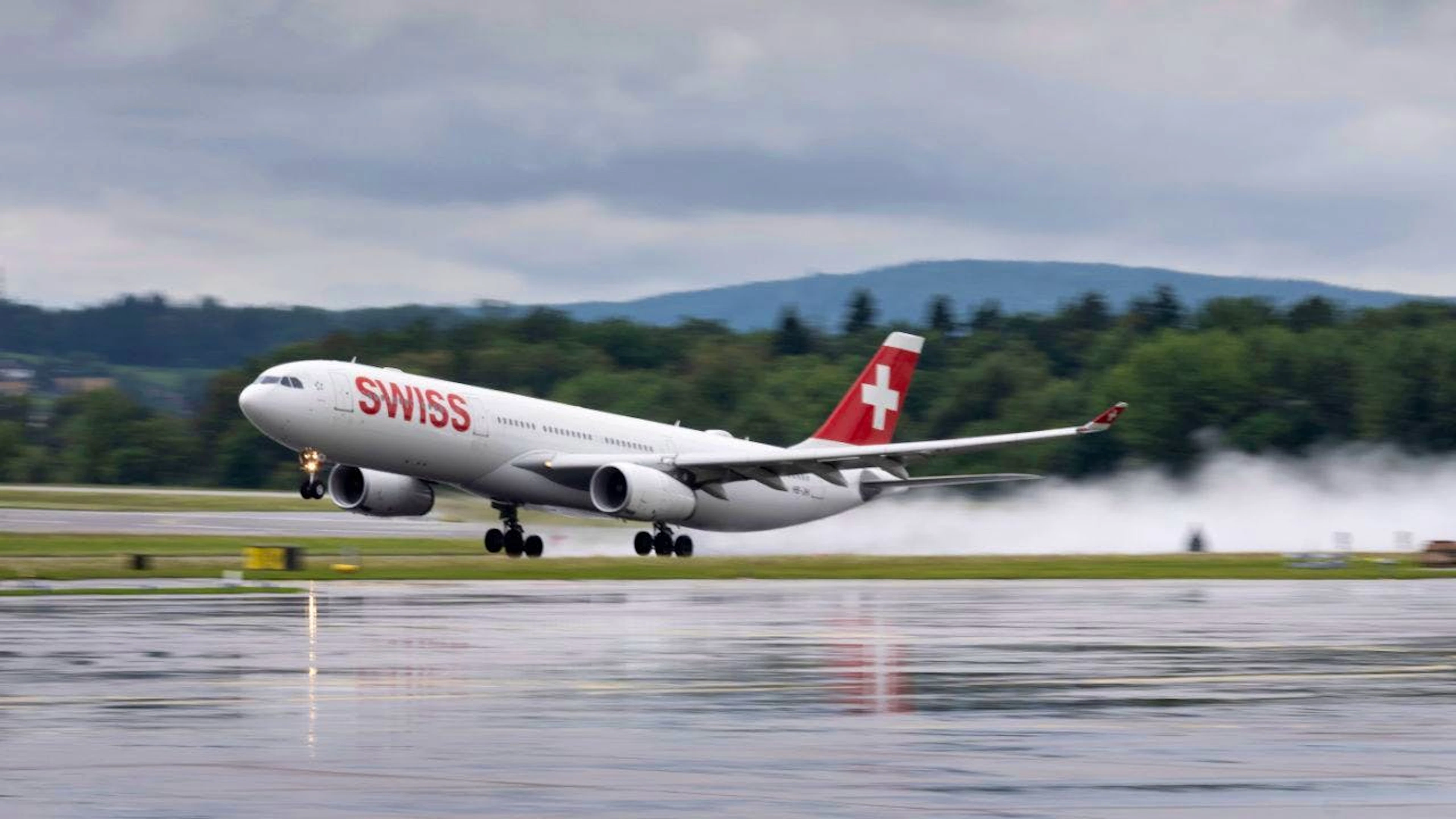 Confronté à une demande instable et des coûts en hausse, Swiss a vu sa rentabilité fléchir l'an dernier (archives).