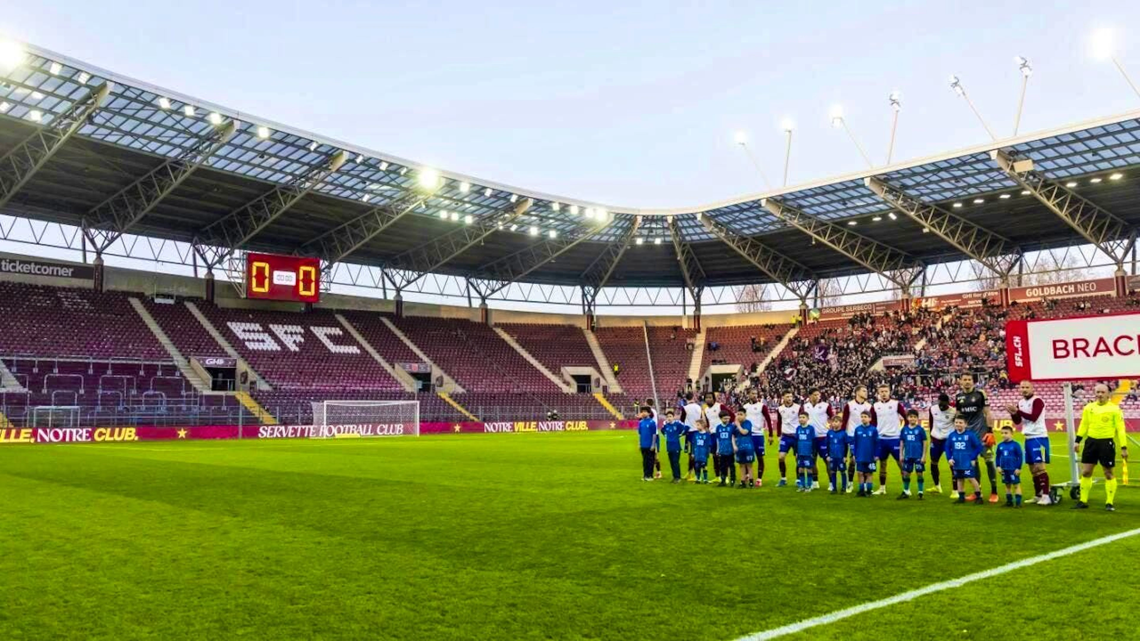 The north stand at the Stade de Genève was empty during the match between Servette FC and FC Zurich.