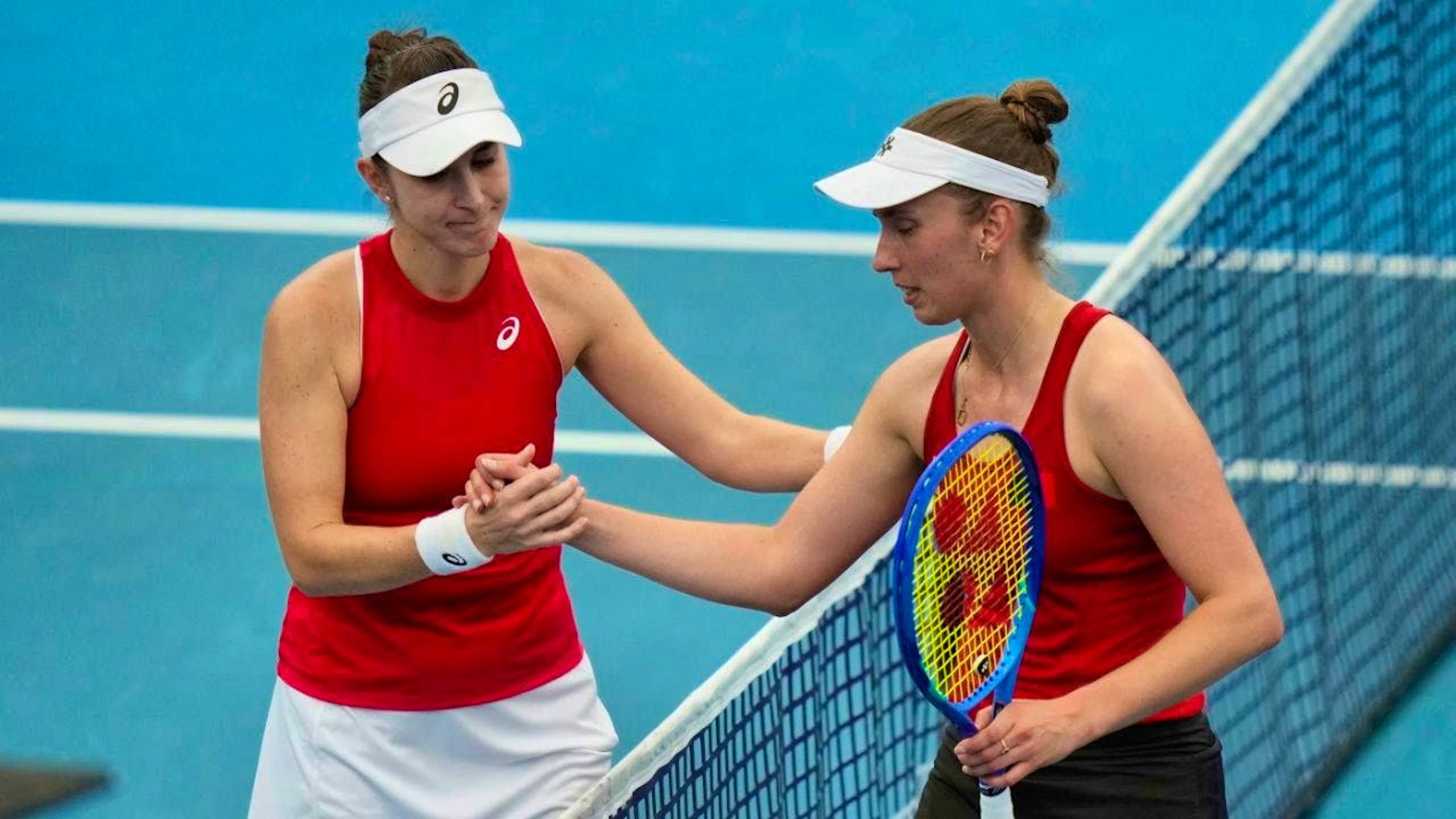 Belinda Bencic emerged victorious in her duel with Elise Mertens at the United Cup
