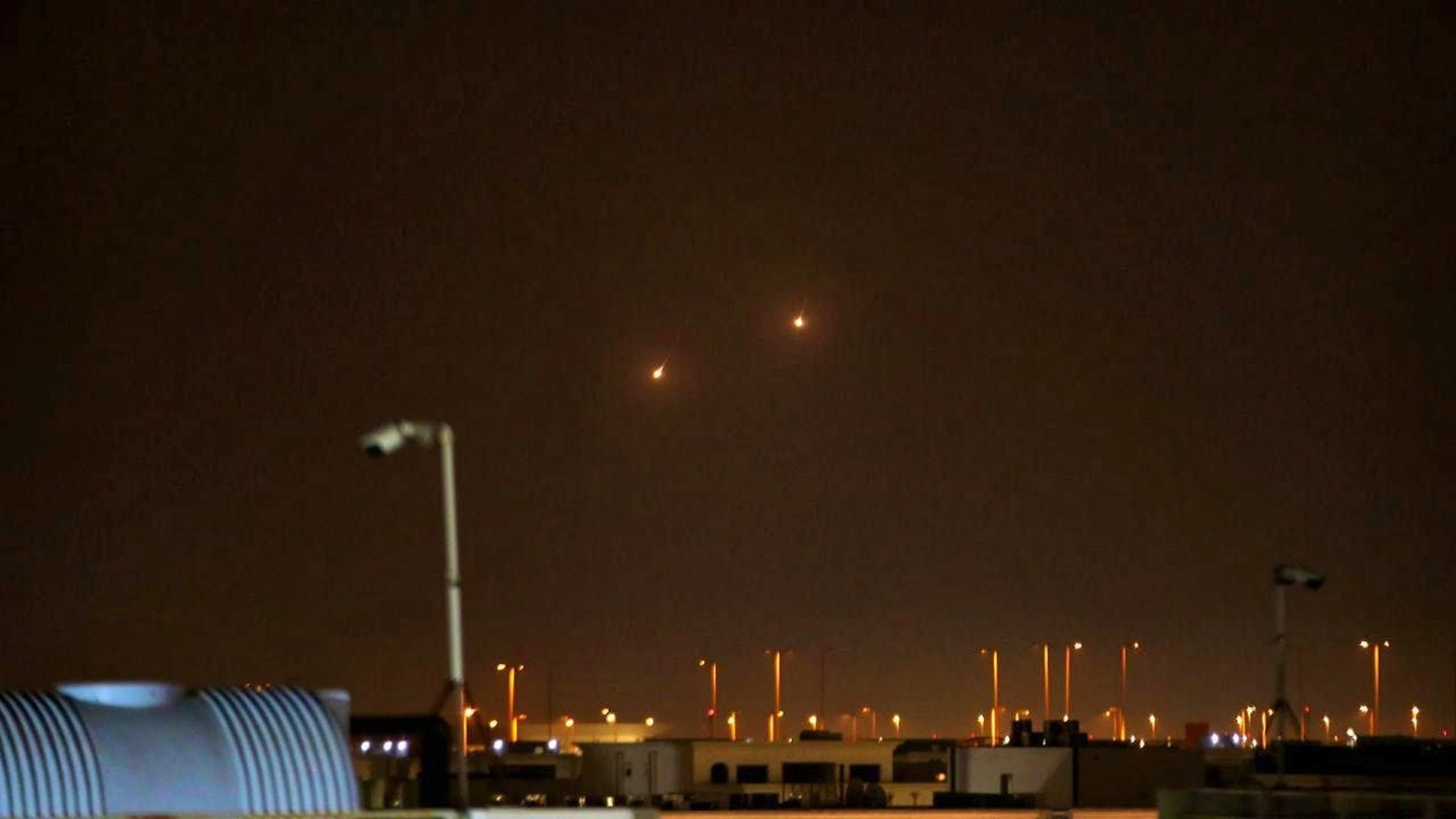 The Qatari armed forces launch interceptor missiles into the skies over Doha to intercept incoming Iranian missiles. Photo: Stringer/dpa