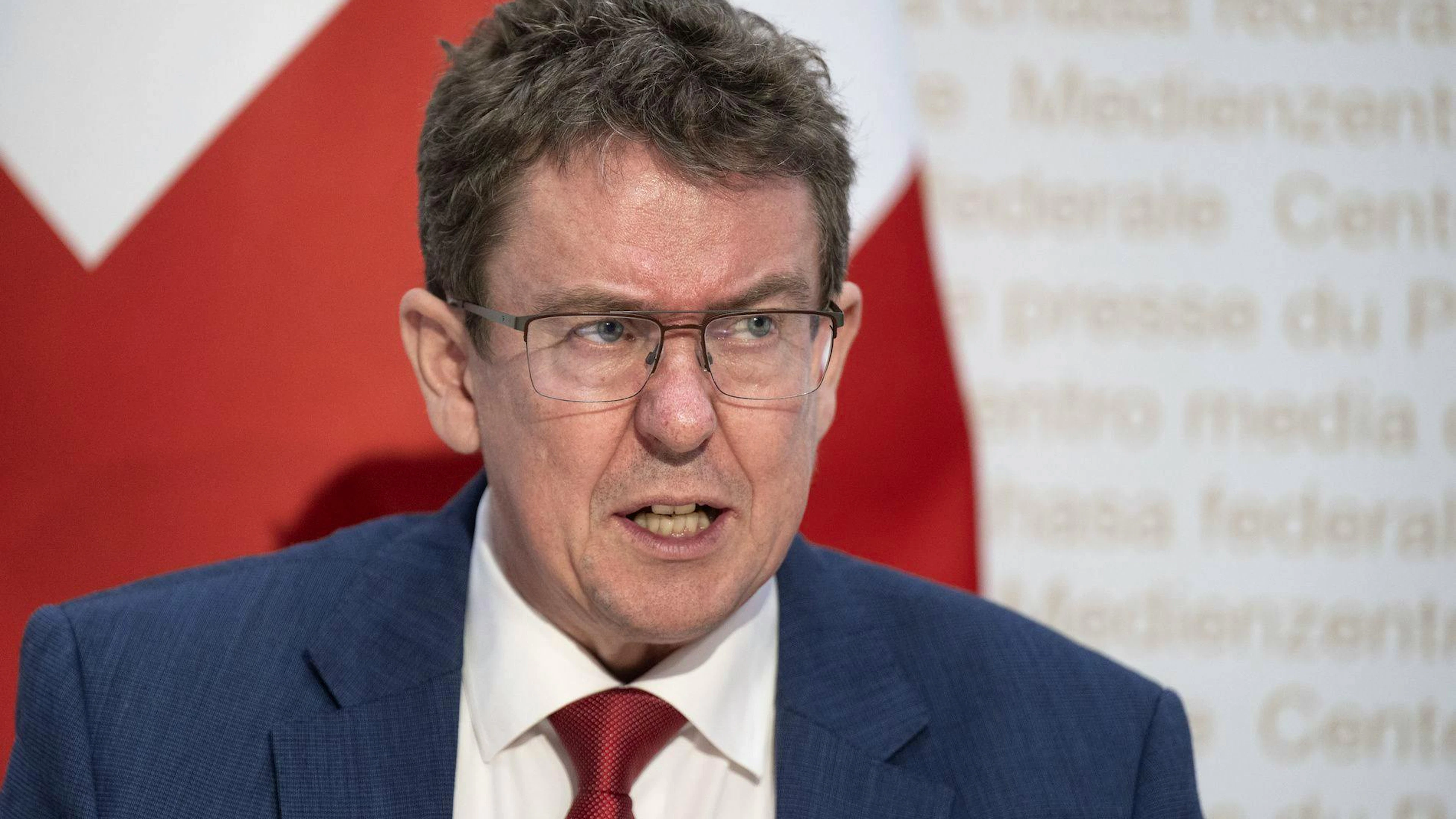 Bundesrat und Medienminister Albert Rösti sieht keinen Grund, die Senkung der Medienabgabe rückgängig zu machen.