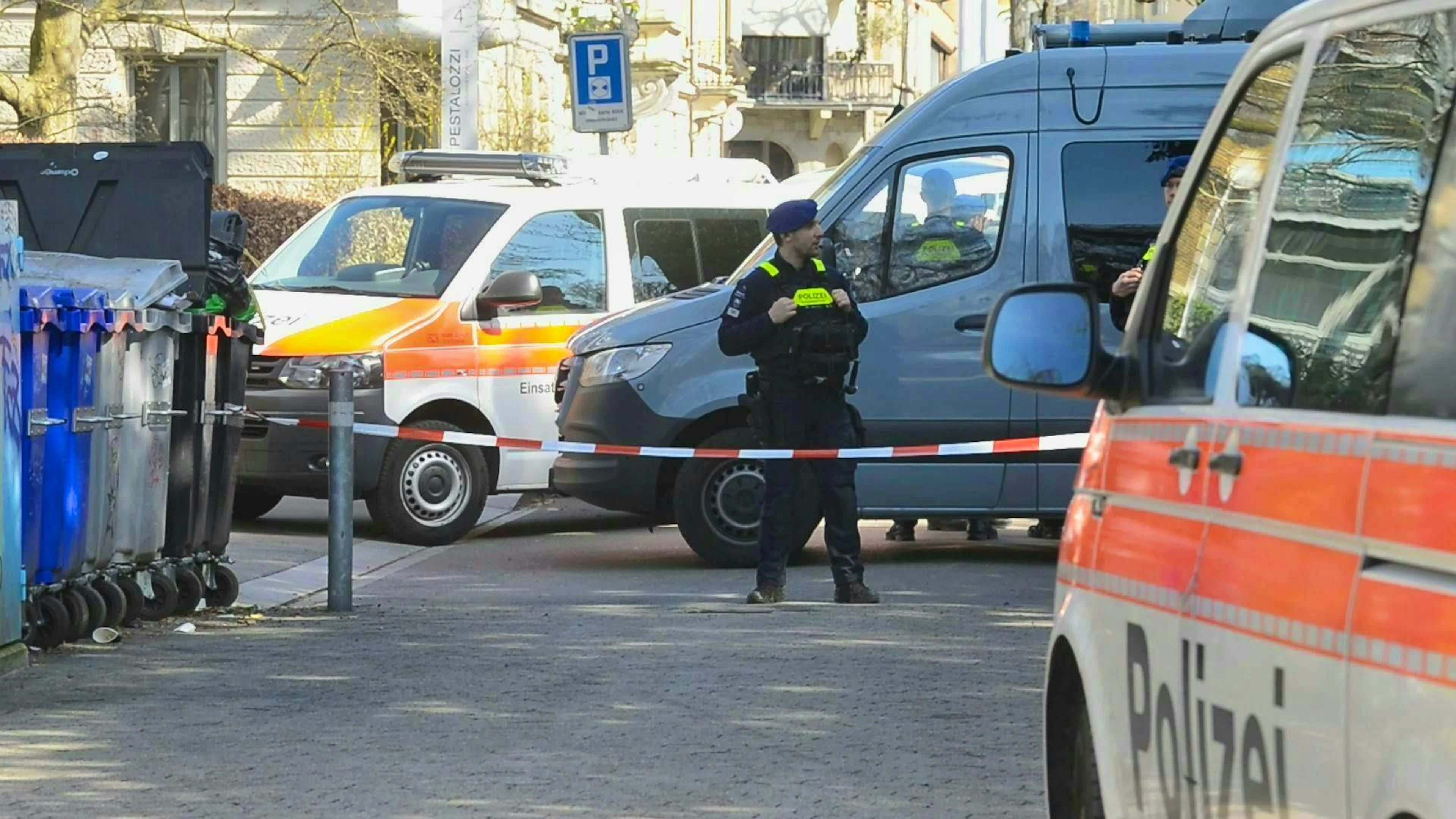 A major police operation is underway on Bellerivestrasse in Zurich.