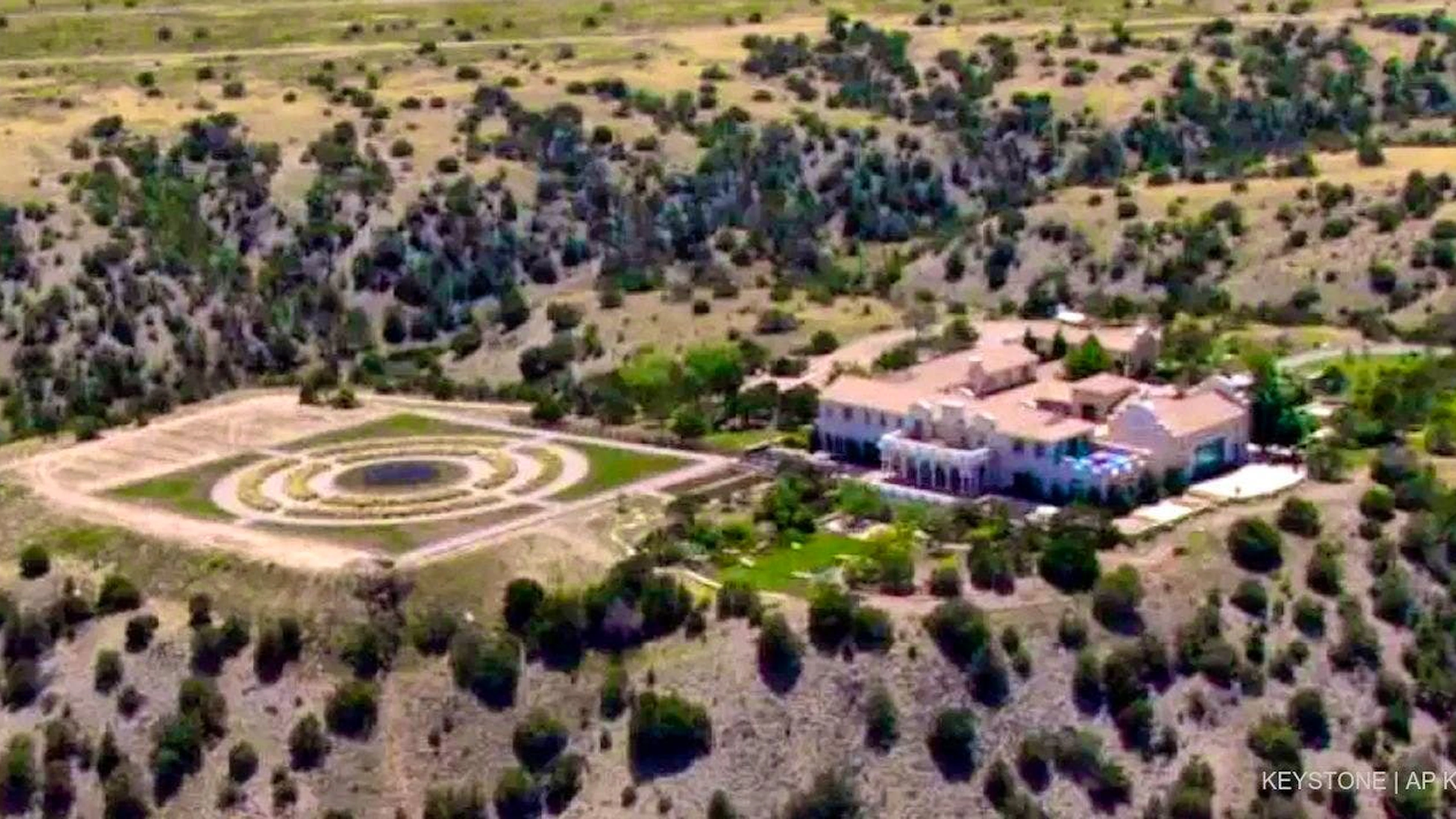Sospetti di "attività illegali" nell'ex ranch del defunto multimilionario Jeffrey Epstein.