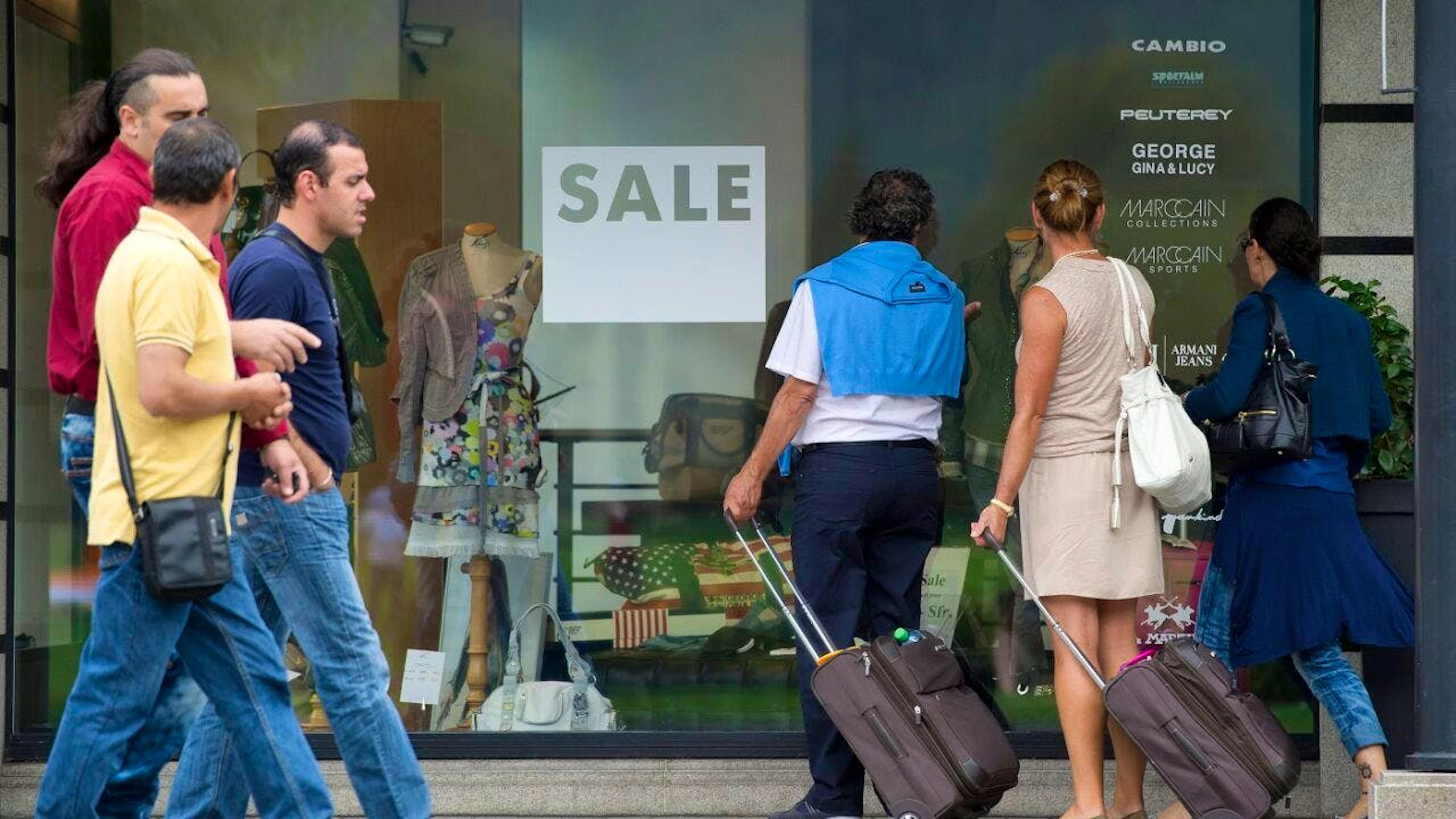 Vi sono località - come Interlaken (BE), nella foto - che fanno buoni affari con i turisti che arrivano dal Golfo.