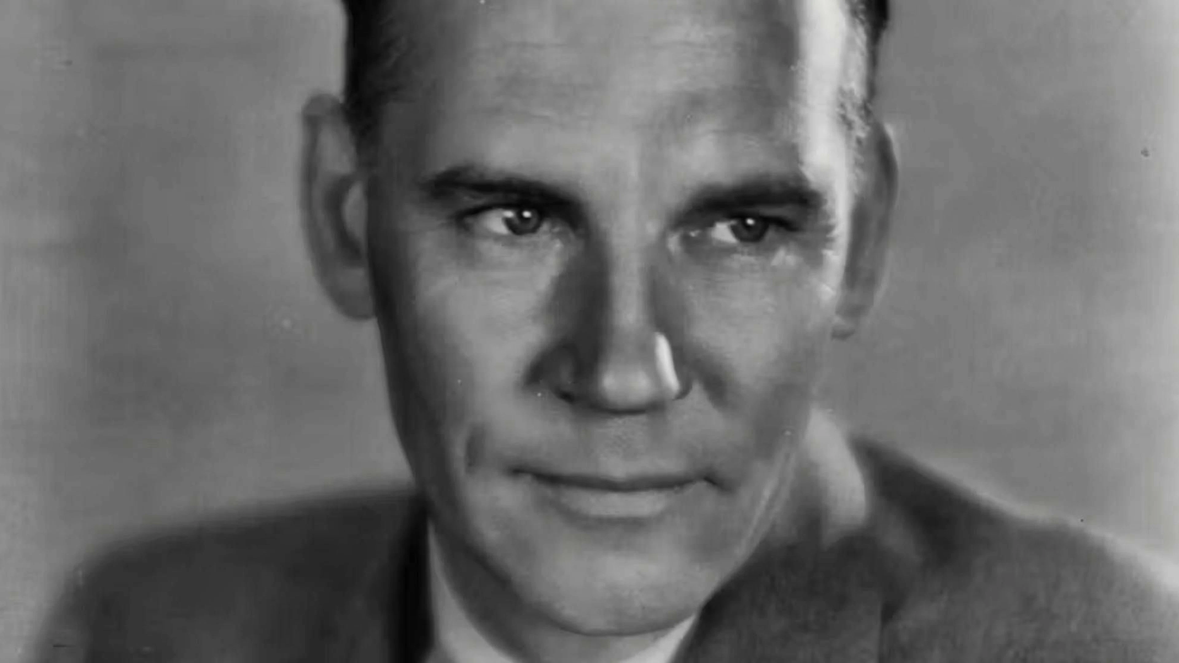 Only one family has managed to produce Oscar winners in three generations - the Hustons. Walter Huston (pictured) won an Oscar in 1948 for his supporting role in "The Treasure of the Sierra Madre", his son John won the directing Oscar for the drama. In 1986, John's daughter Anjelica won an award for her supporting role in "The Honor of the Prizzis".